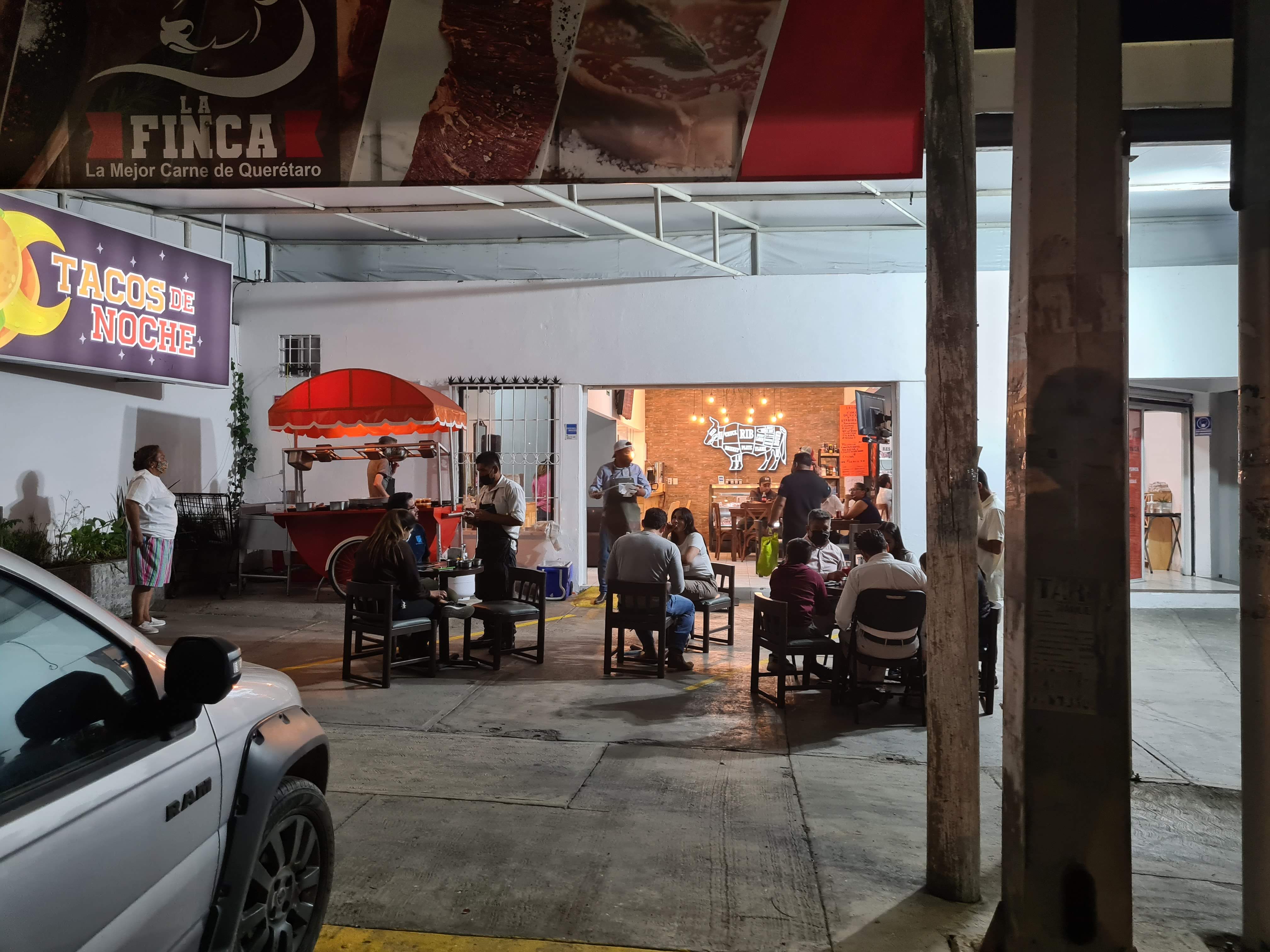 LA FINCA Restaurante y Carnicería image 2