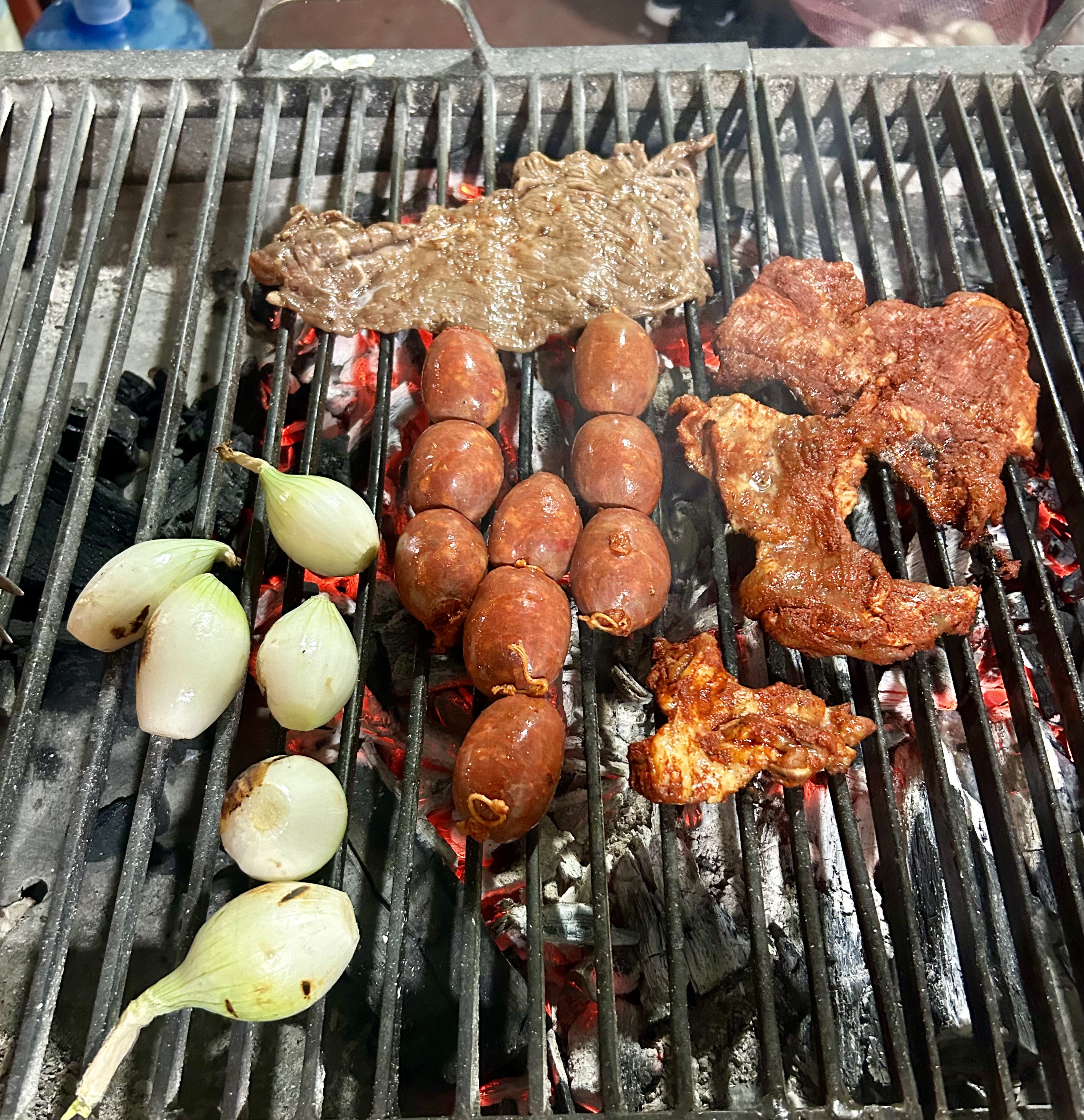 Tlayudas y carnes asadas image 2