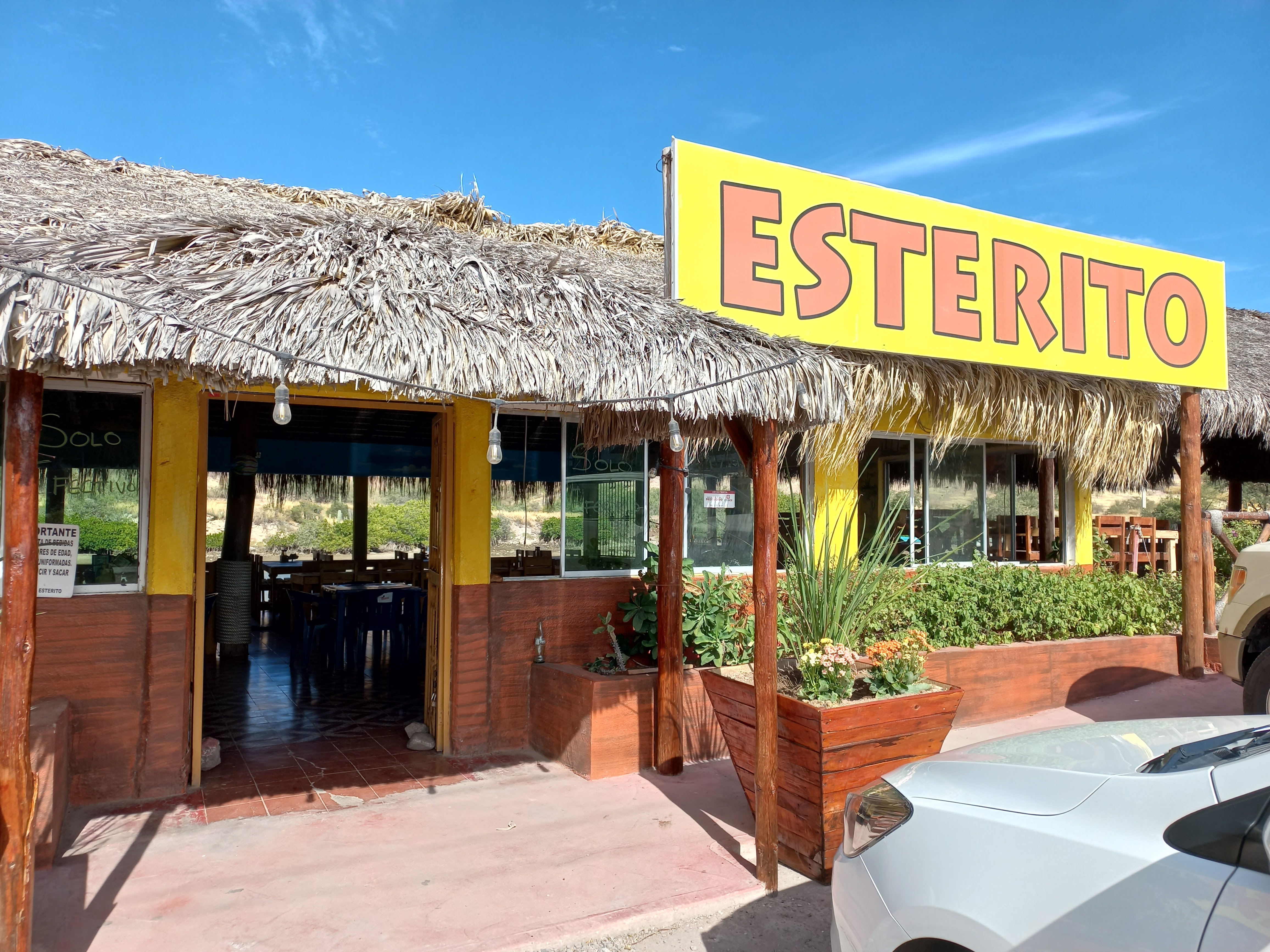 Mariscos El Esterito image 1