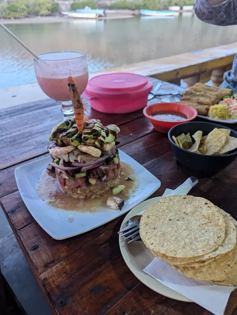 Mariscos El Esterito image 8