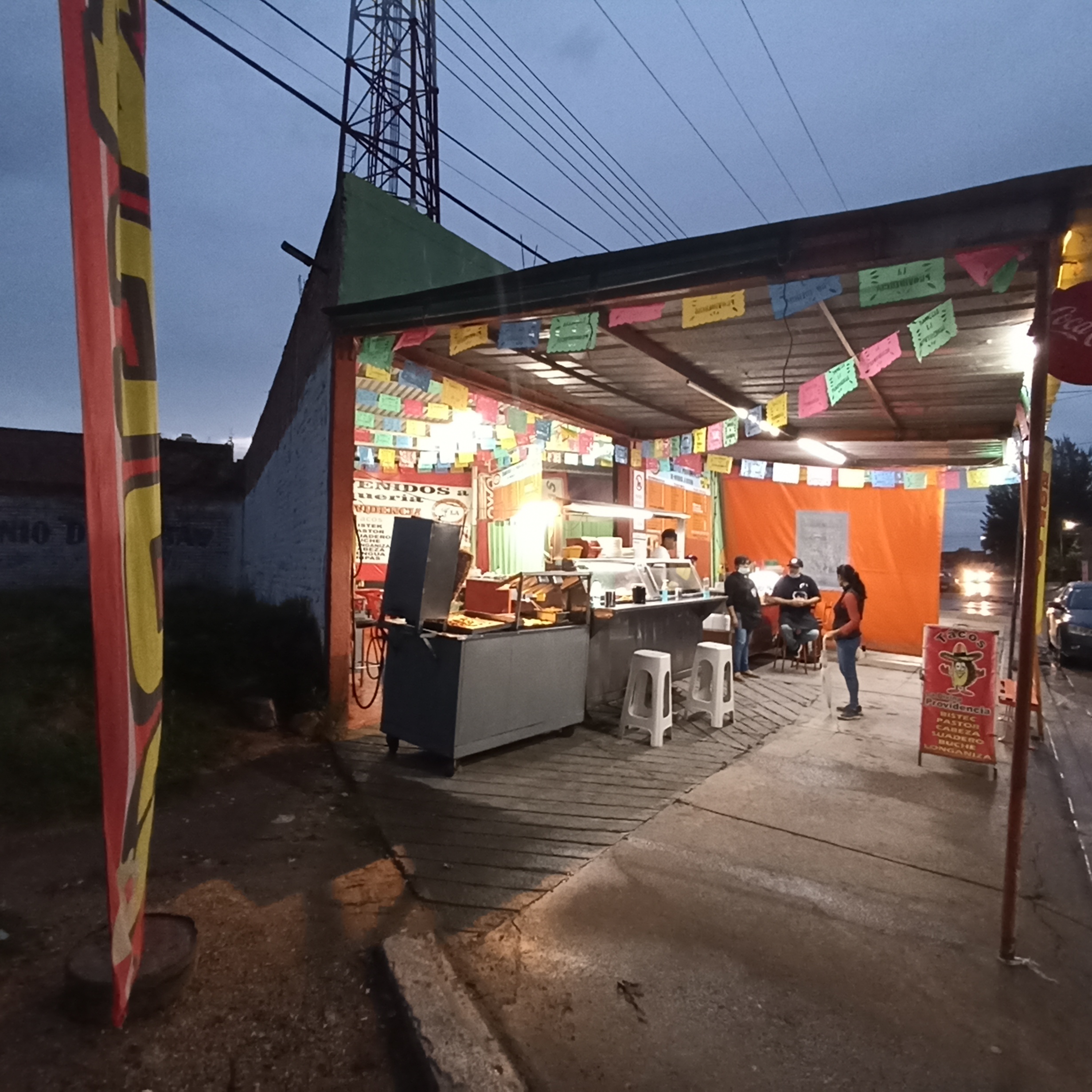 Tacos y Hamburguesas La Providencia image 1