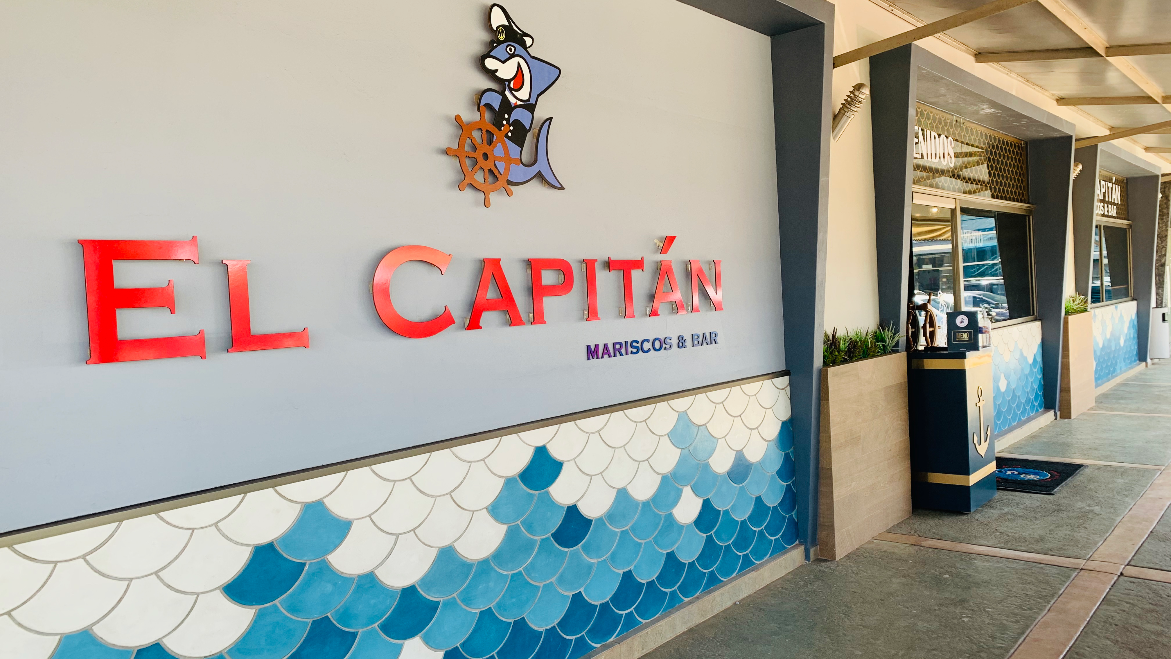 El Capitan mariscos & bar image 1