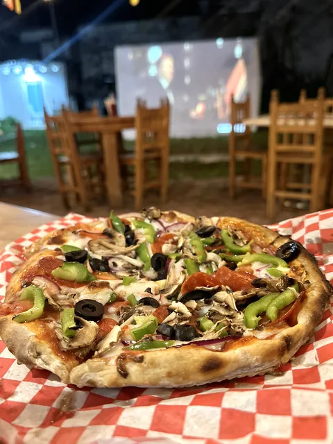 Cosa Nostra Pizzería image 5