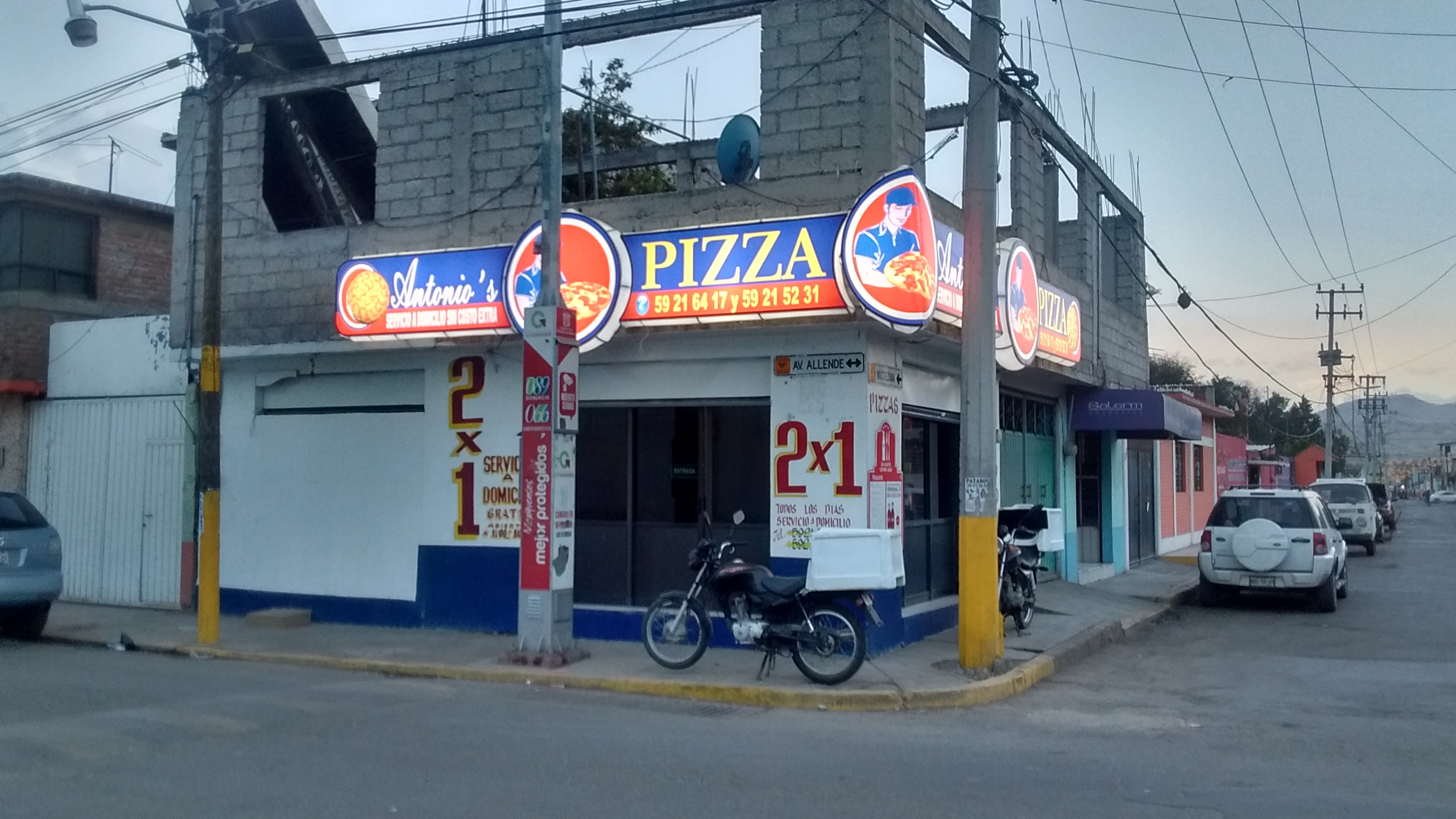 Antonios Pizza image 1