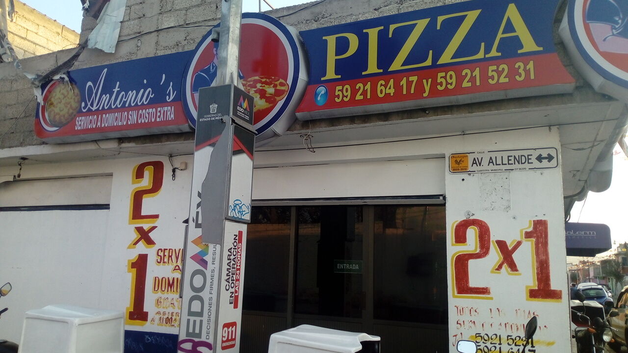 Antonios Pizza image 6