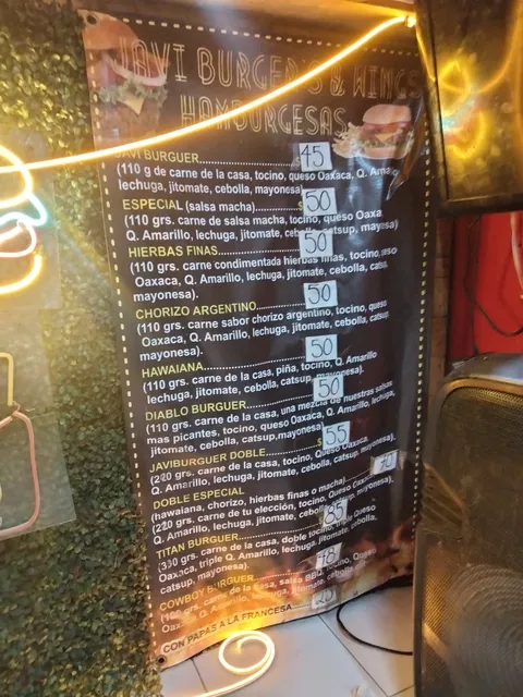 Javiburguers & wings image 3