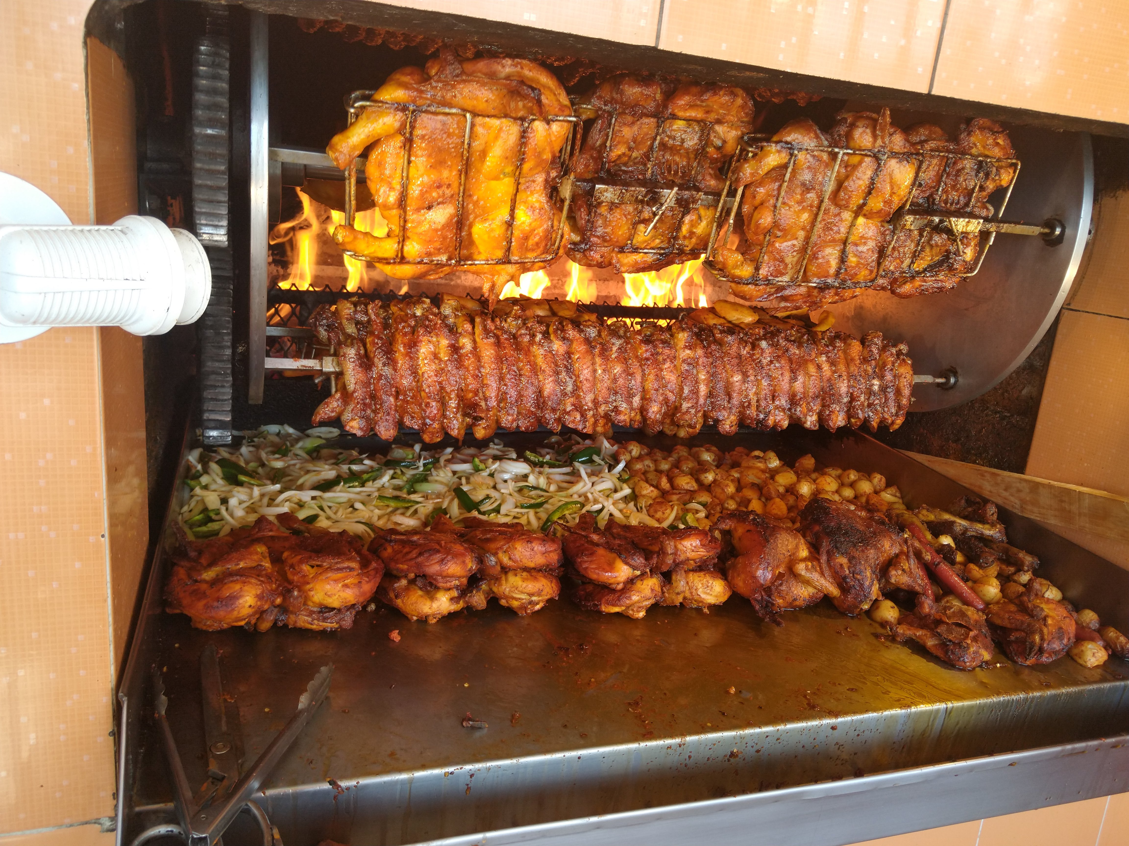 Pollos a la leña image 2