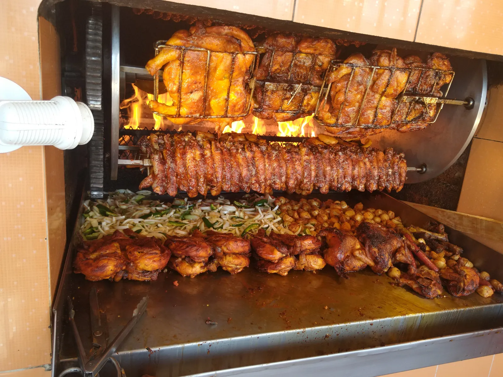 Pollos a la leña image 2