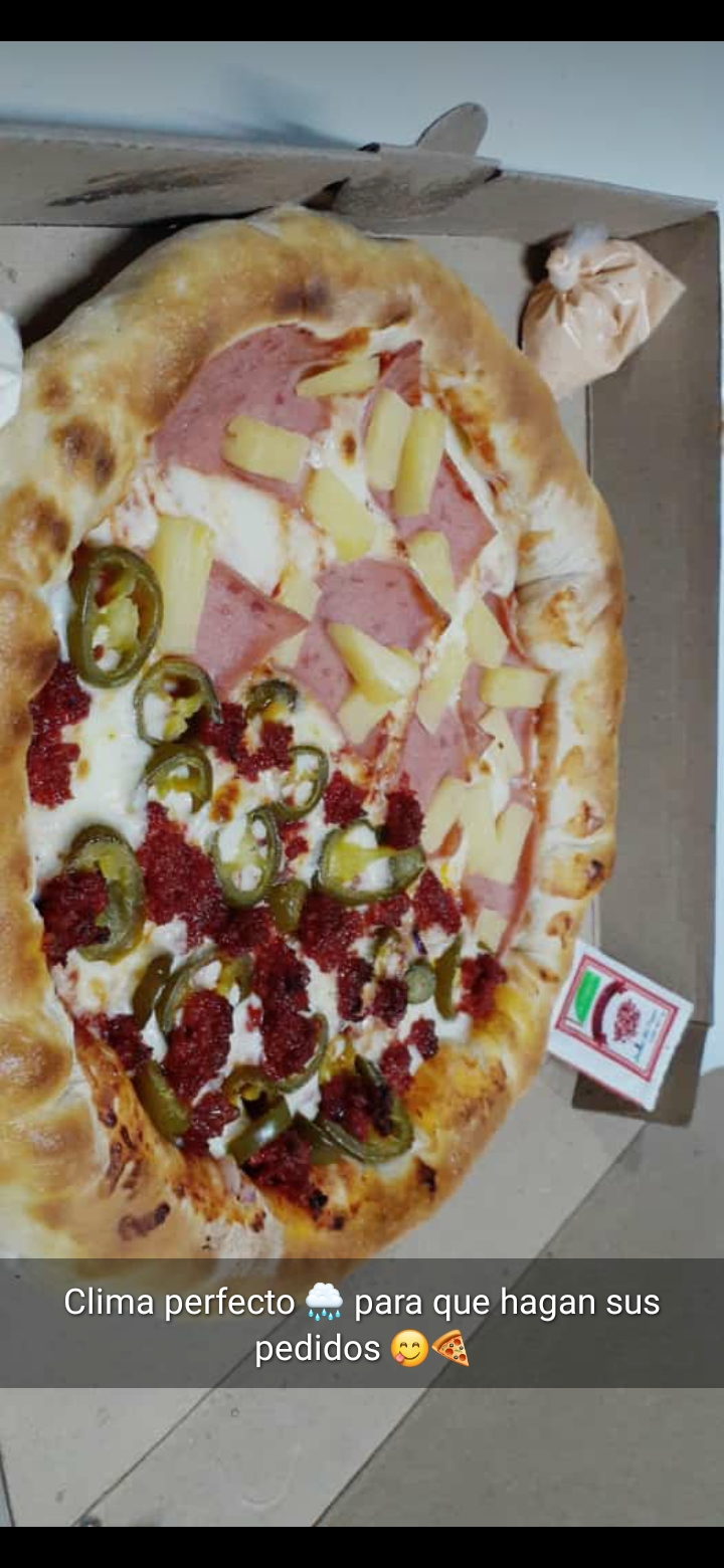 Chiquis pizzas image 5