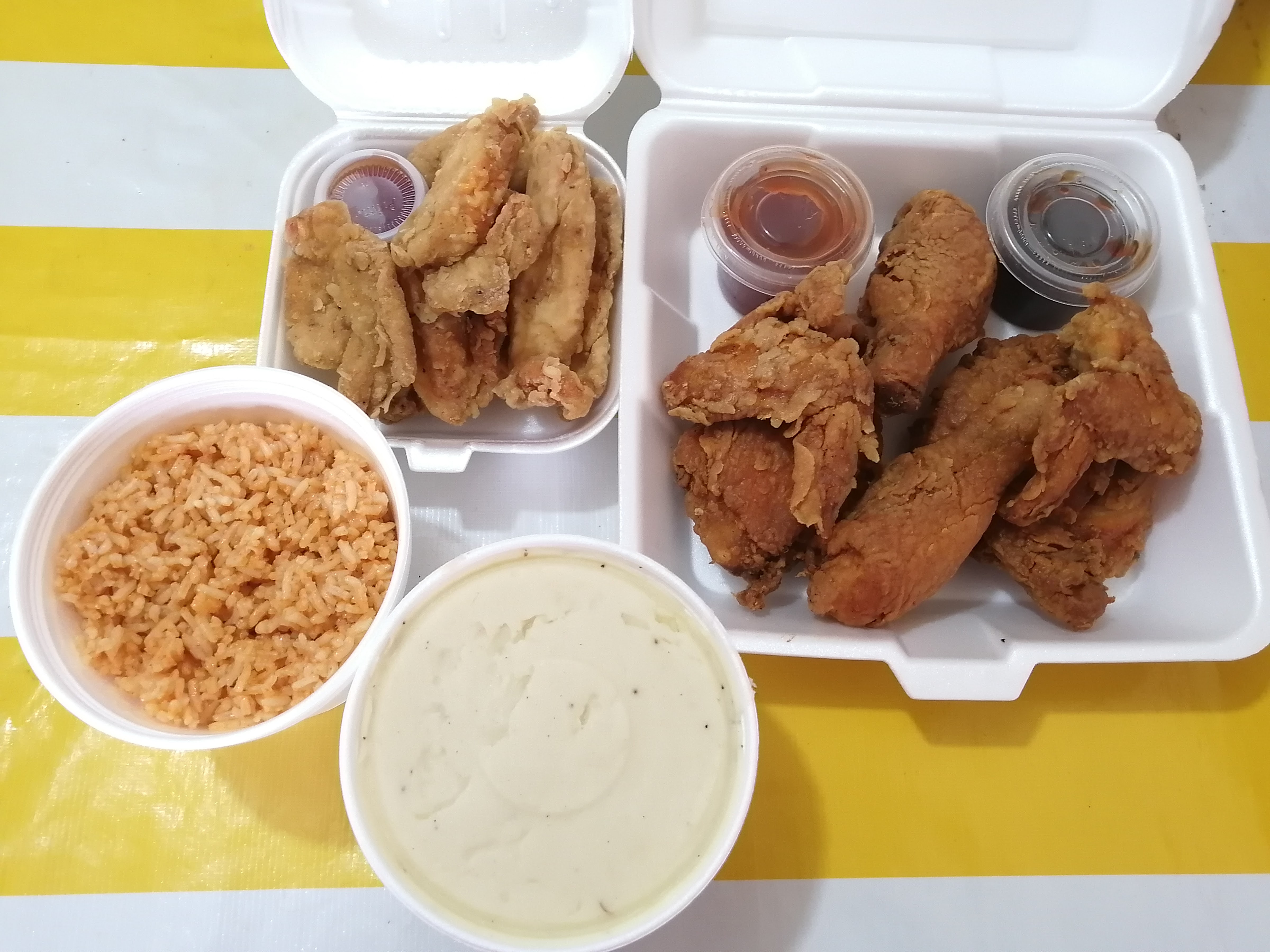 Pollos a la leña JAYDEN image 1