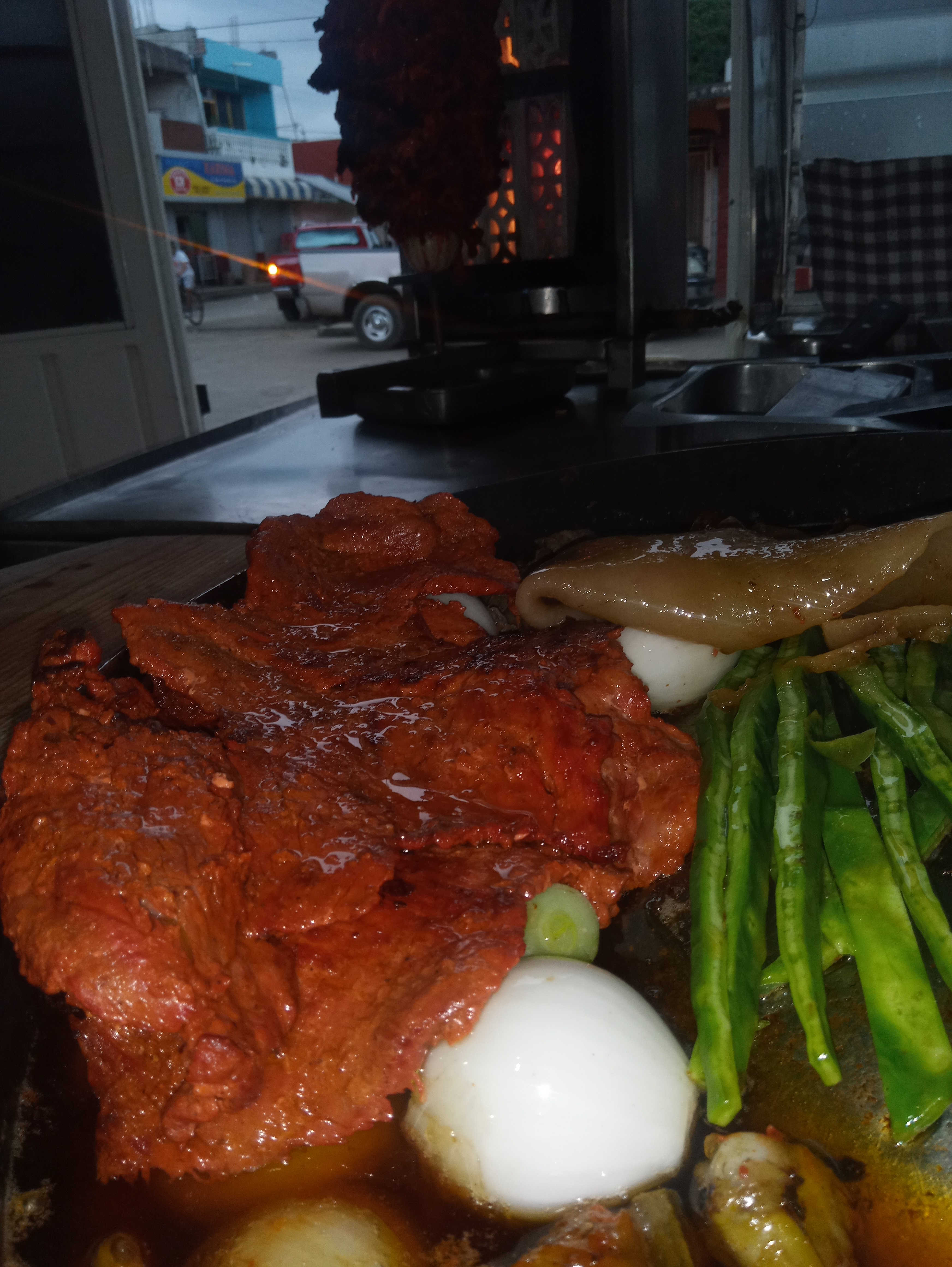 Los Chemas Taqueria image 4