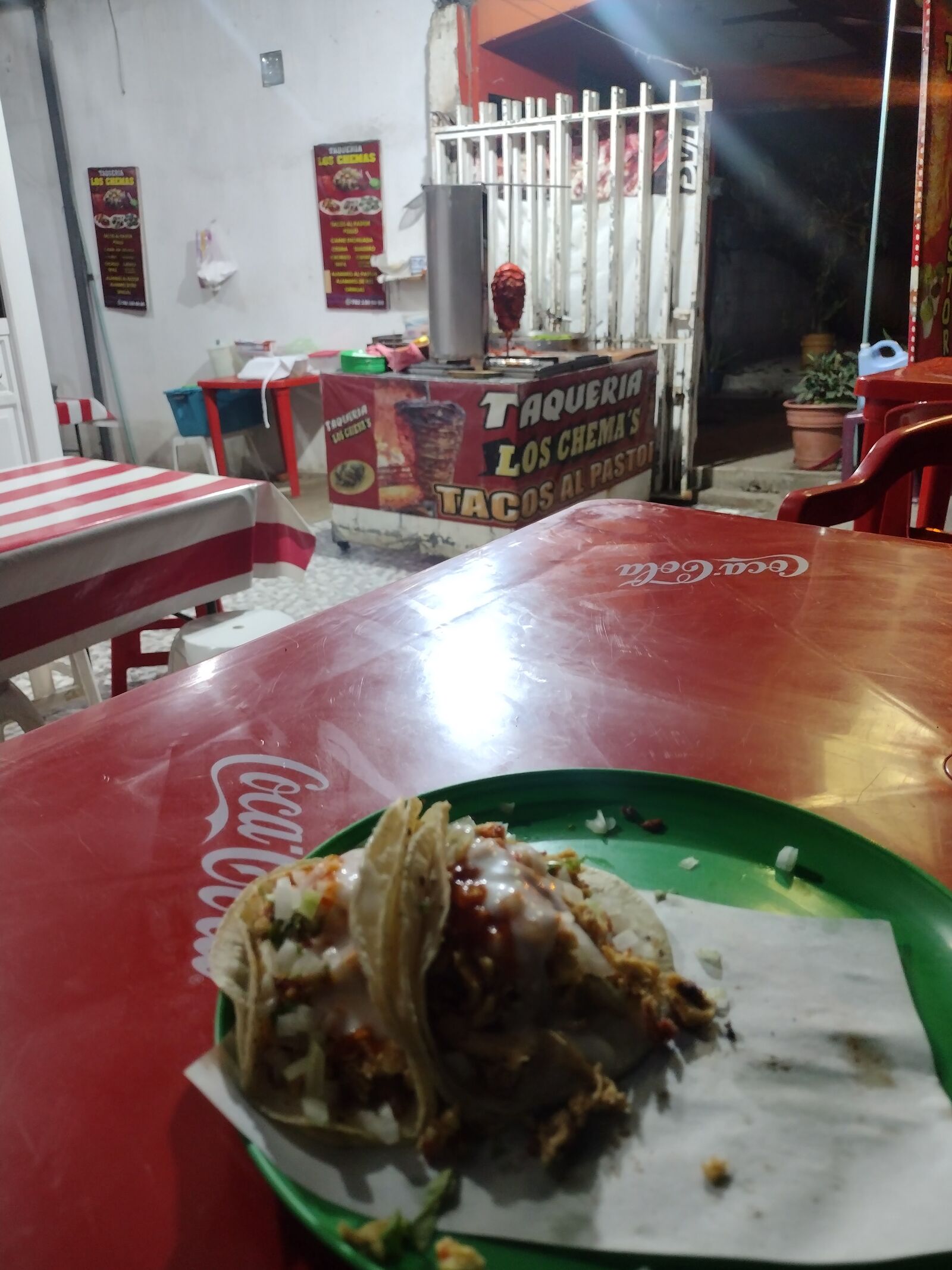 Los Chemas Taqueria image 5