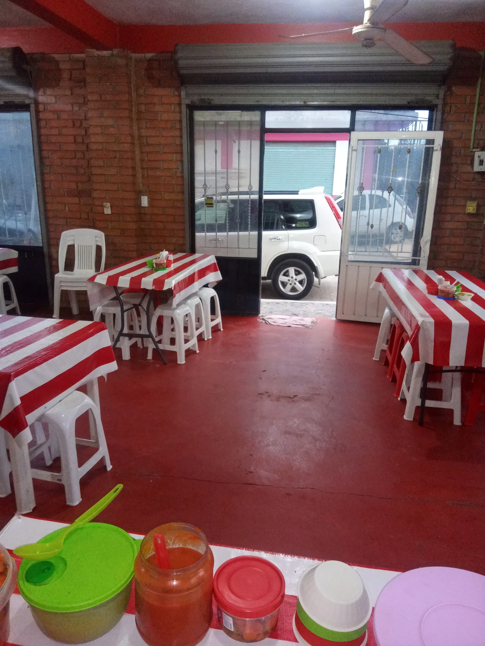Los Chemas Taqueria image 8