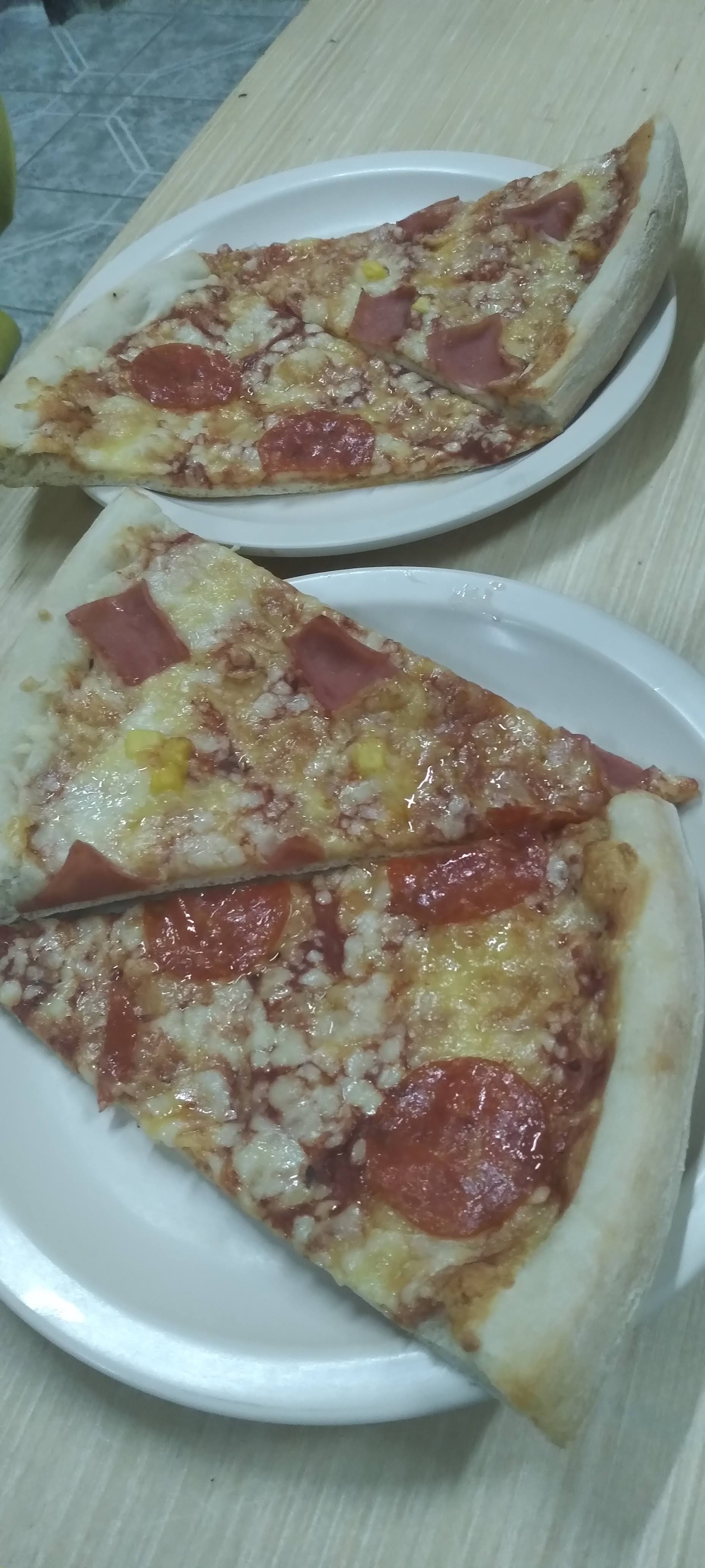 Checos Pizza image 1