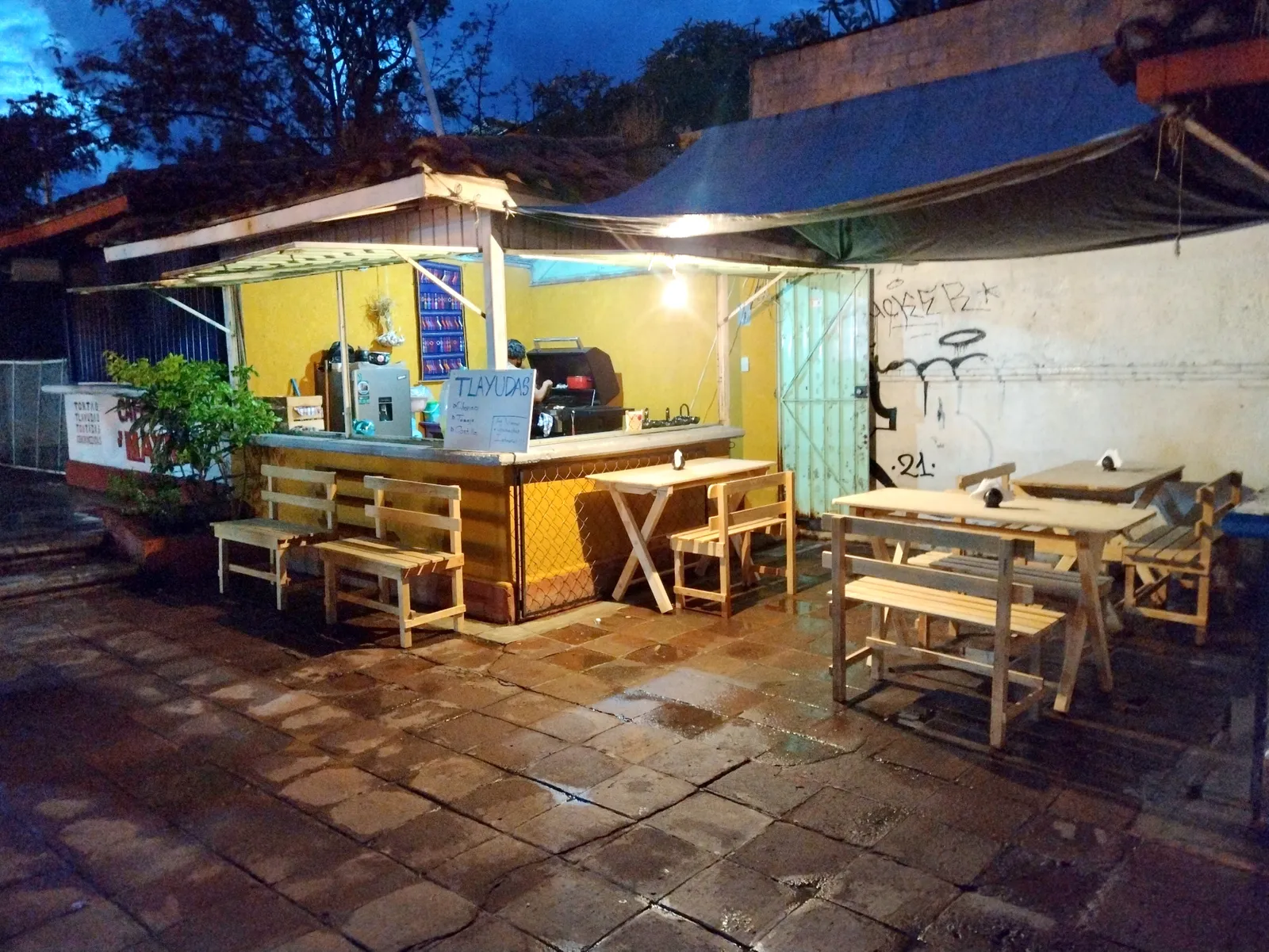 Xhunco's restaurant image 1