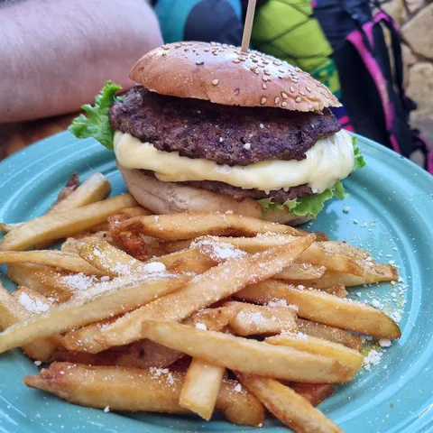 La Tombi Burguer image 1