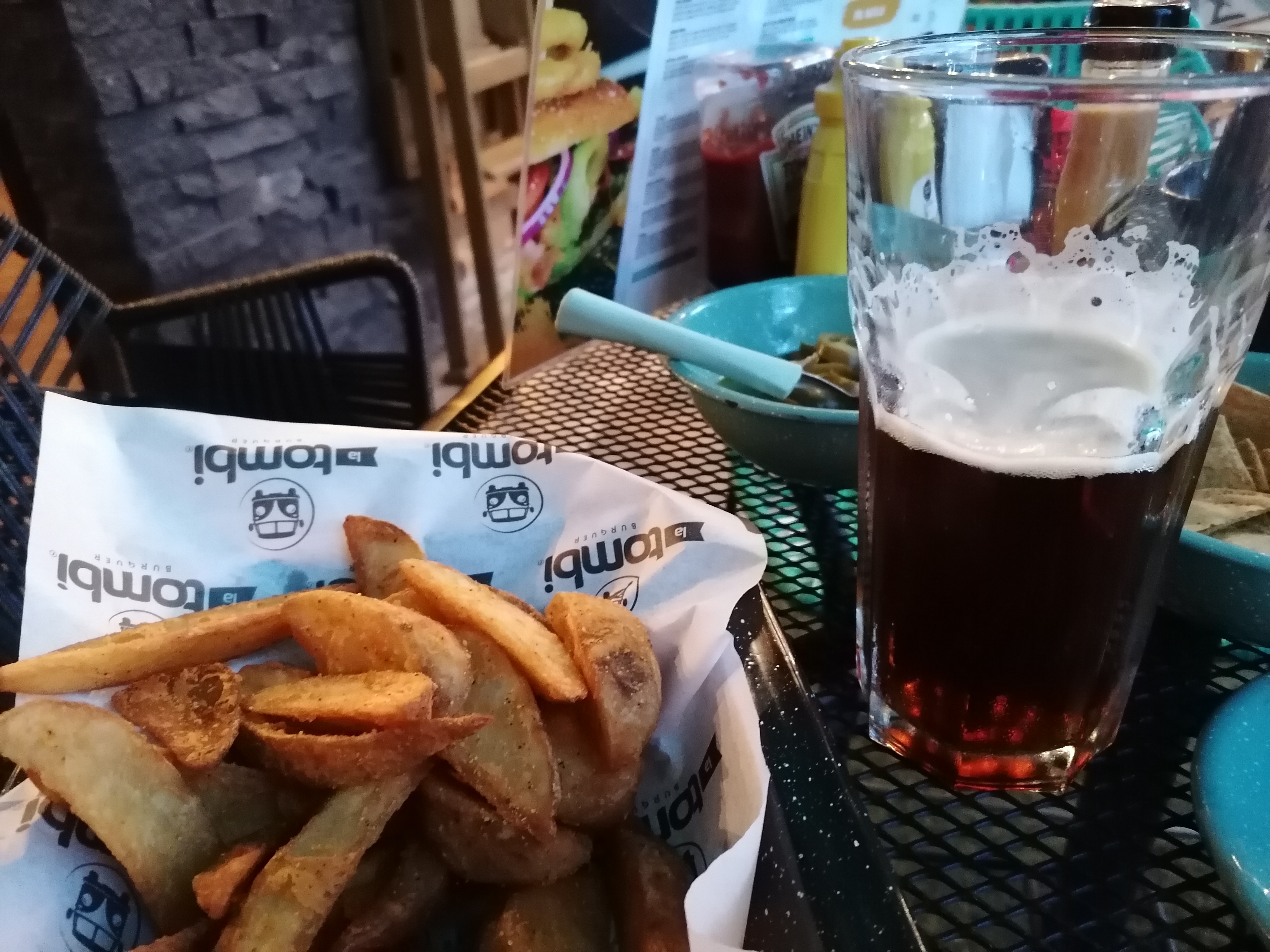 La Tombi Burguer image 3