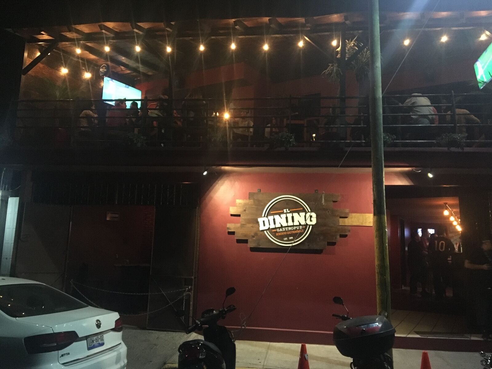 El Dining image 10