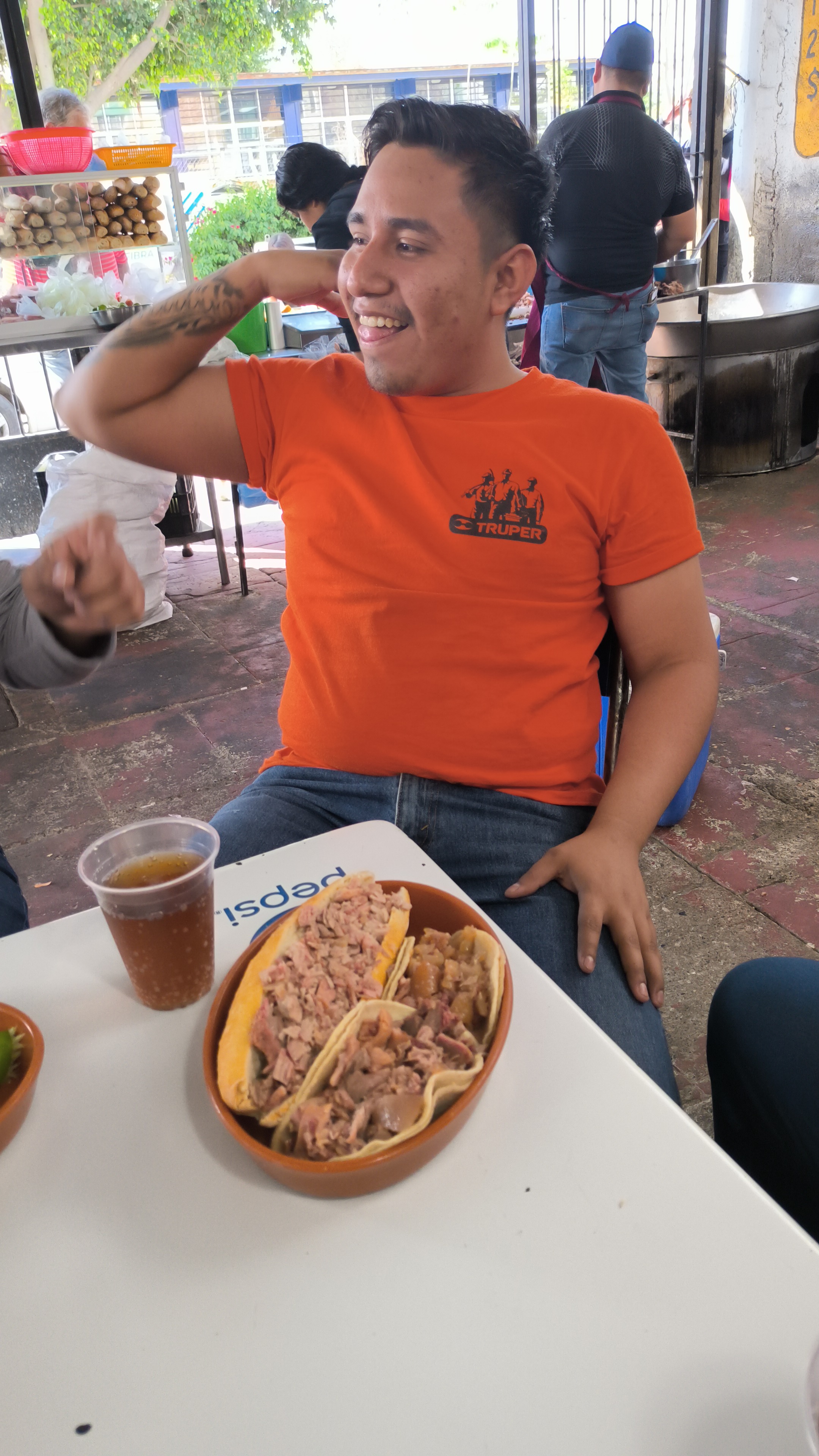 Tortas ahogadas el güero image 7