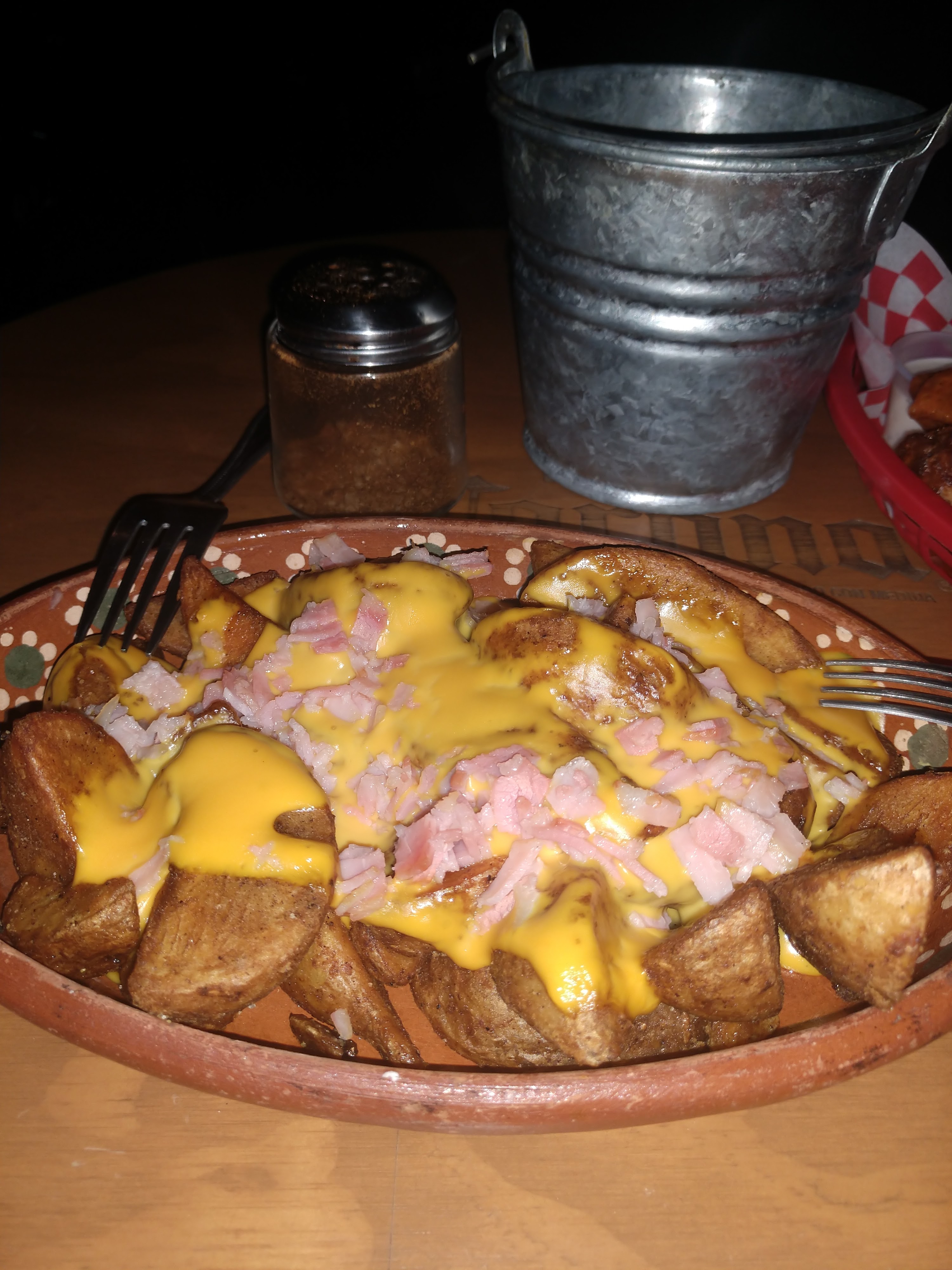 Cervecería Autódromo Pizza a la leña y Alitas image 4