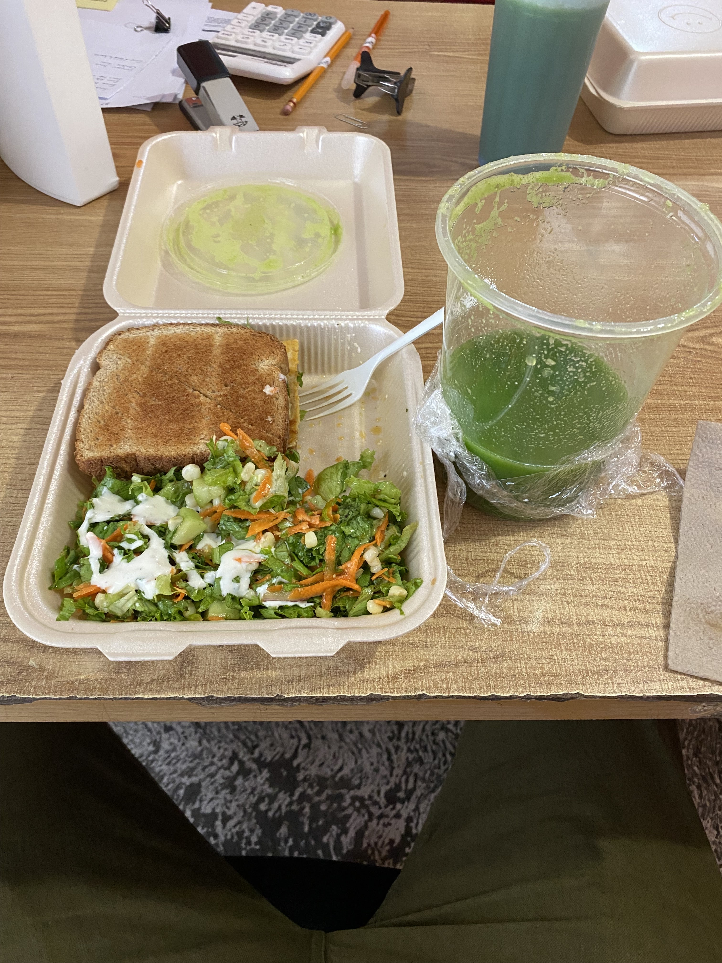 Titinas restaurant y ensaladas image 2