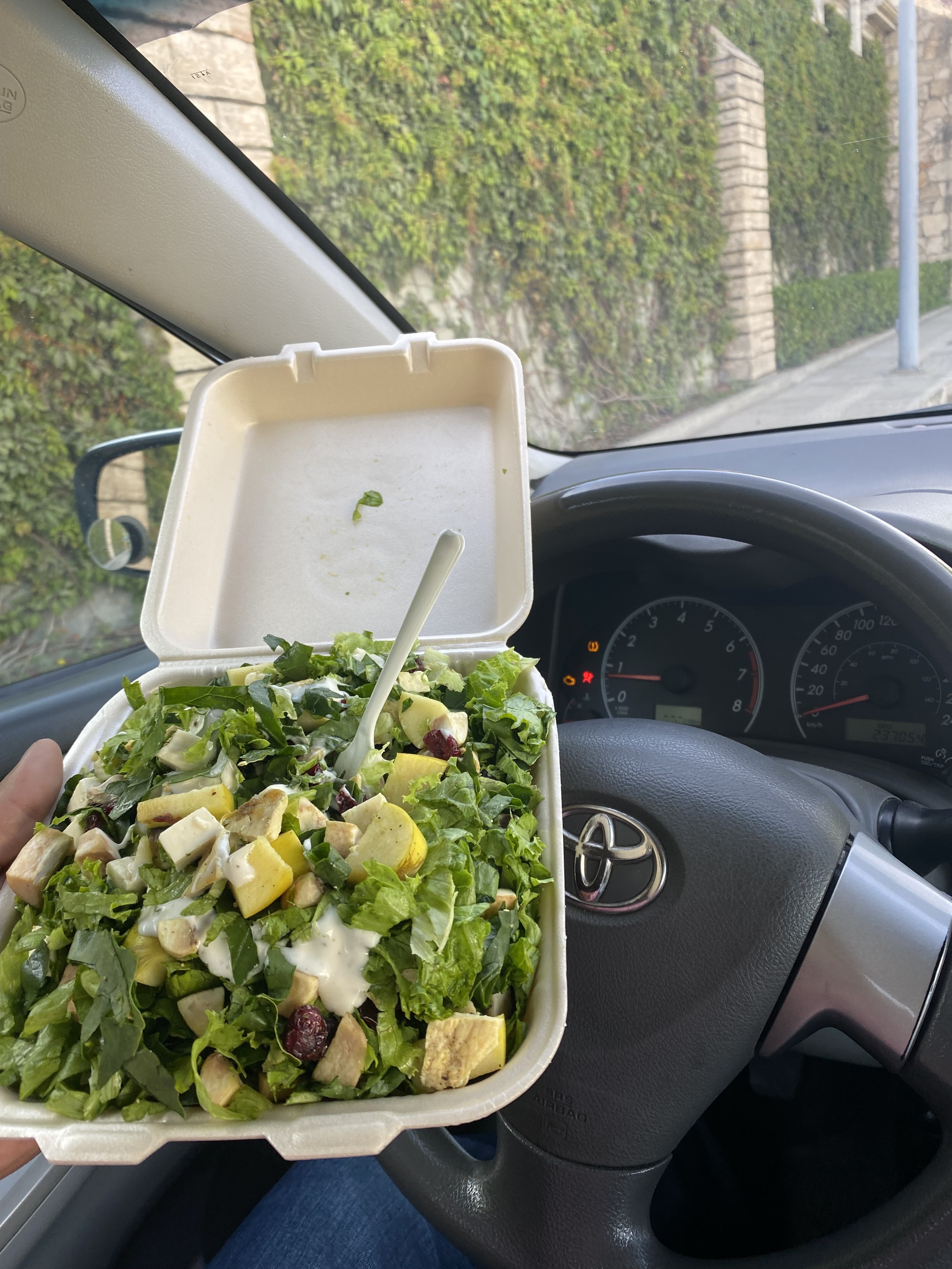 Titinas restaurant y ensaladas image 4