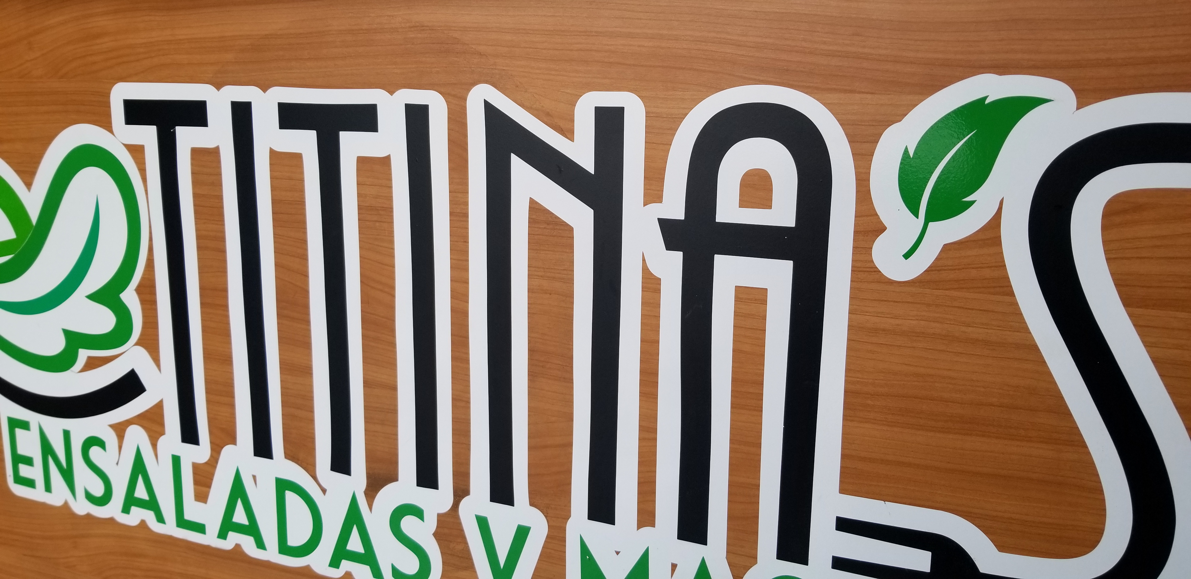 Titinas restaurant y ensaladas image 10