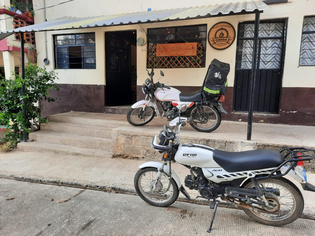 Omega Pizzas image 5