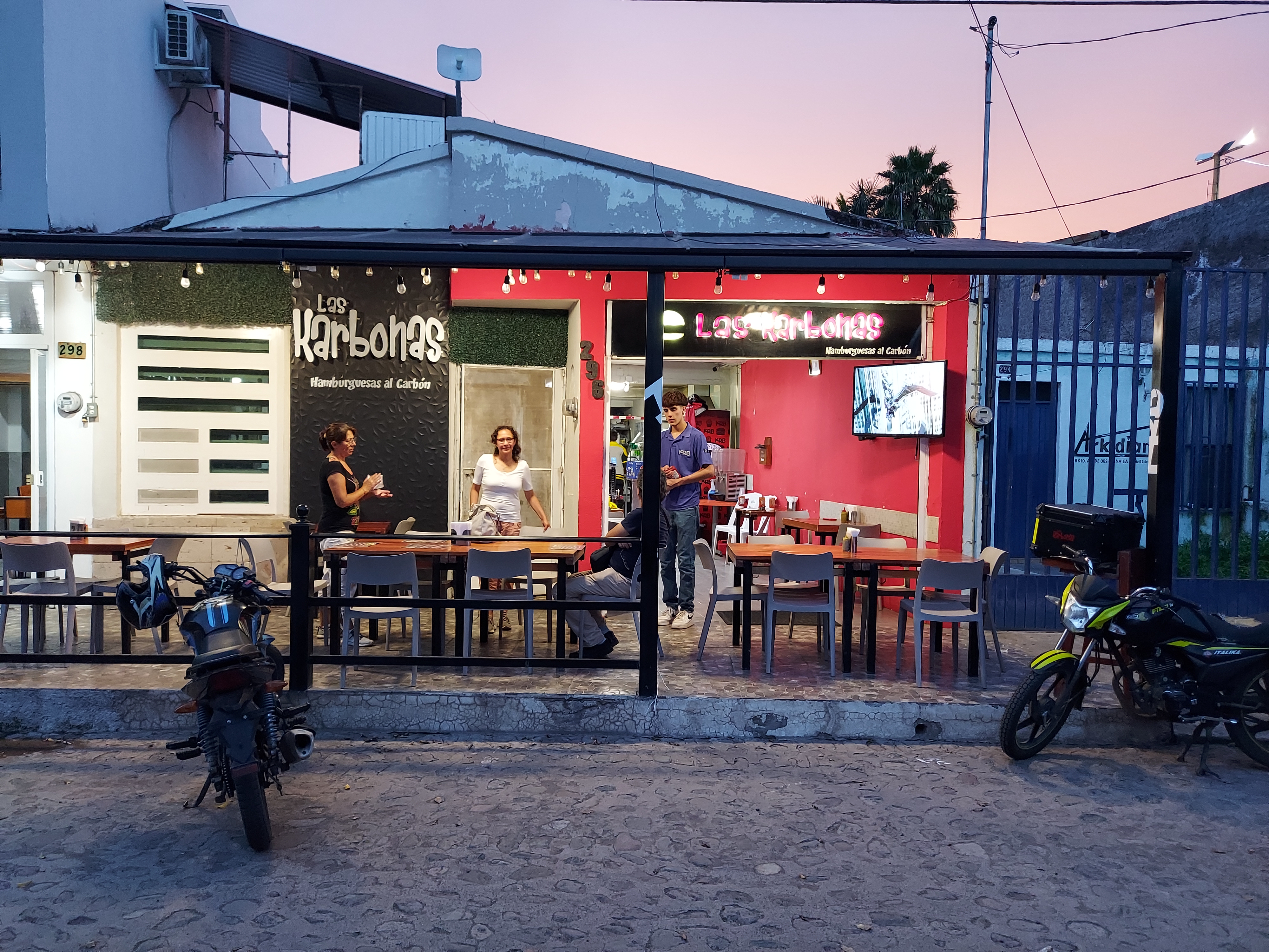 Hamburguesas Las karbonas image 8