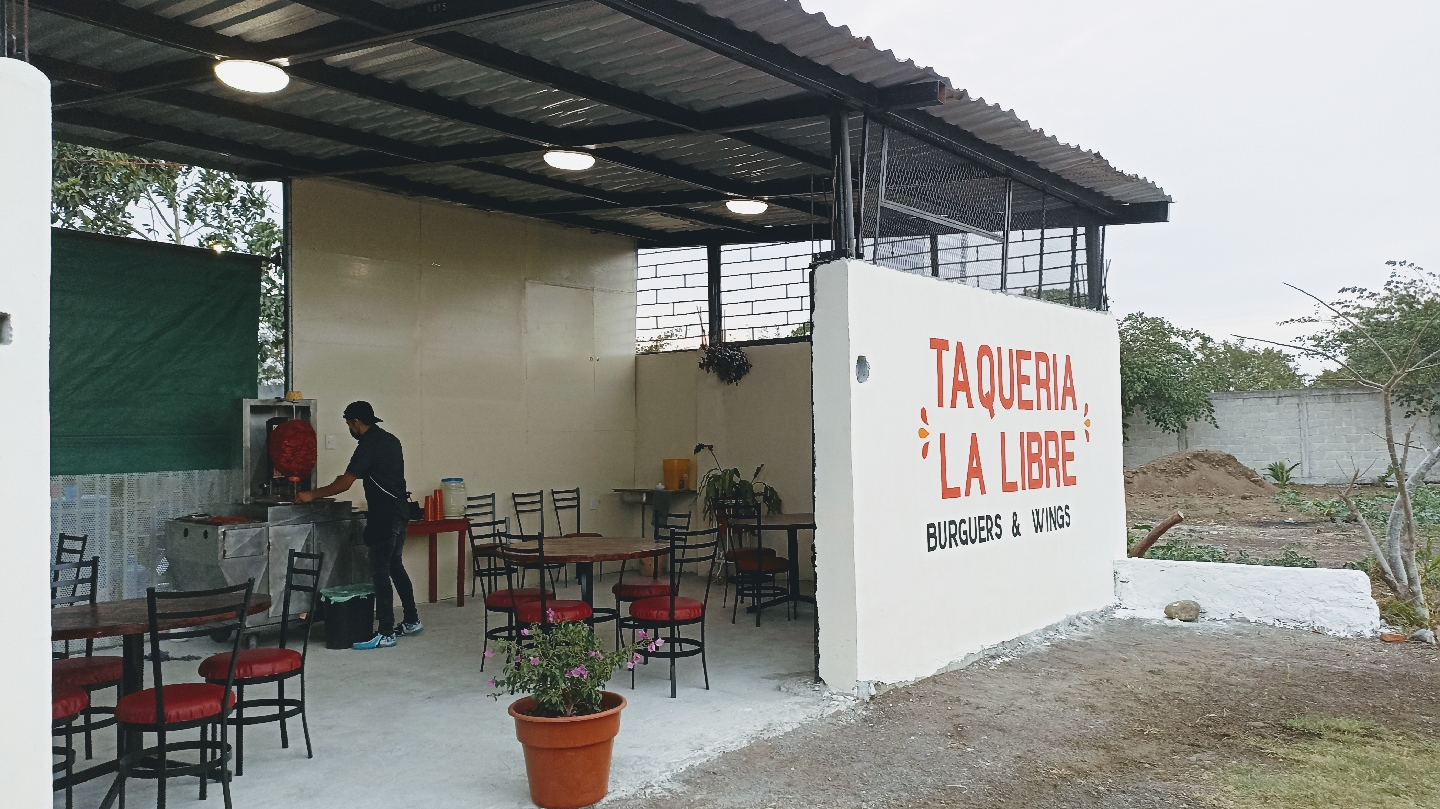 Taquería la libre image 1