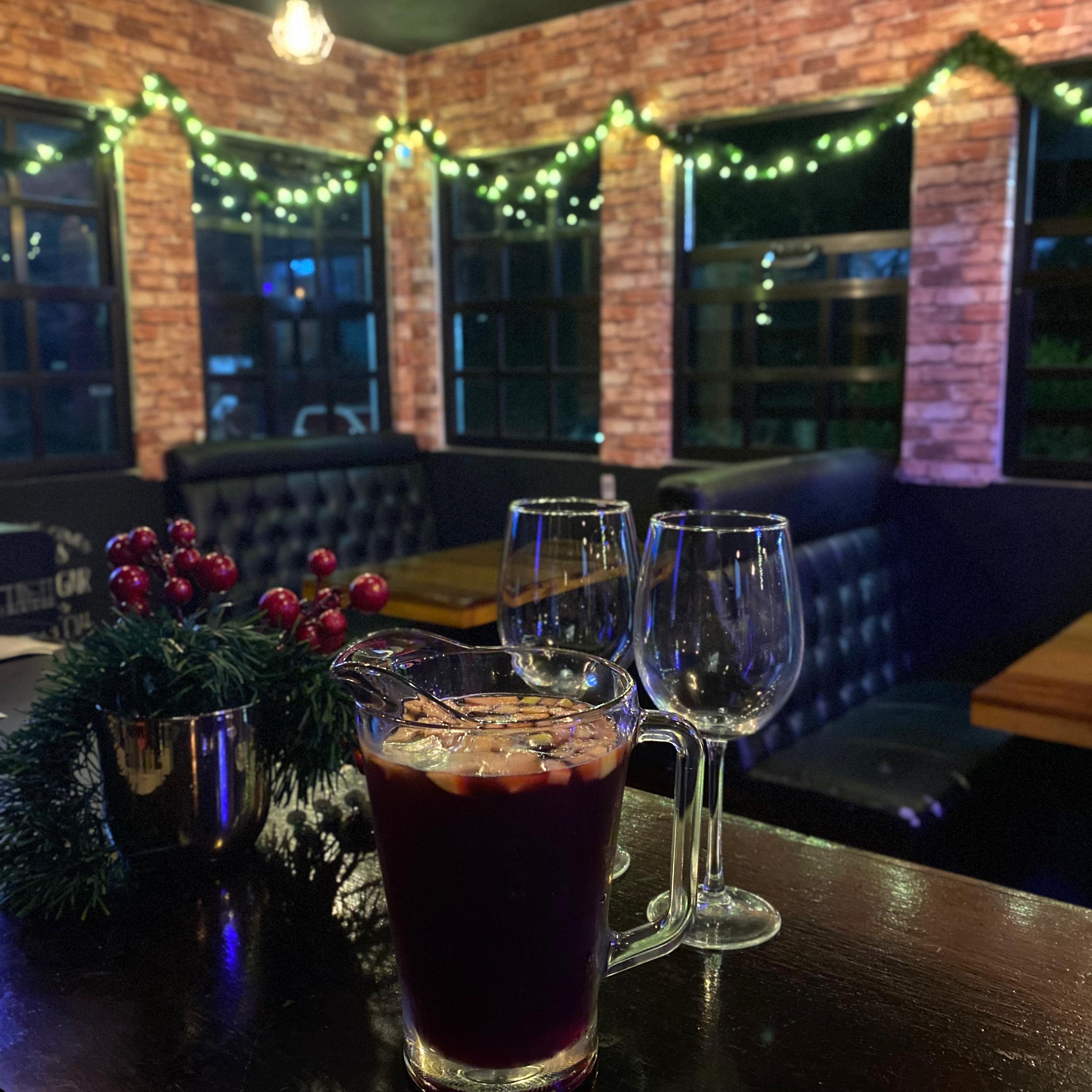 Royale Pizza + Burger image 5