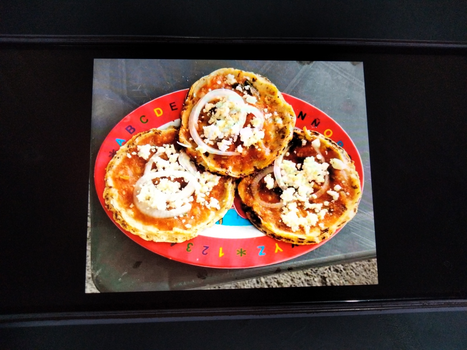 Antojitos "la escondida" image 1