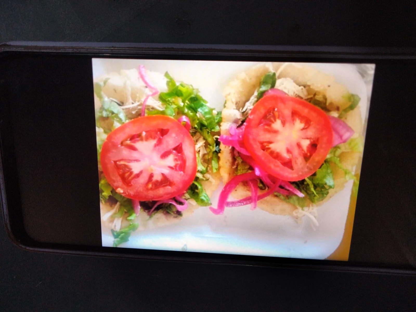 Antojitos "la escondida" image 7