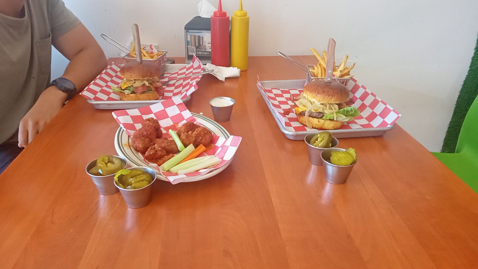 Boye’s - Burgers & Pizza image 7