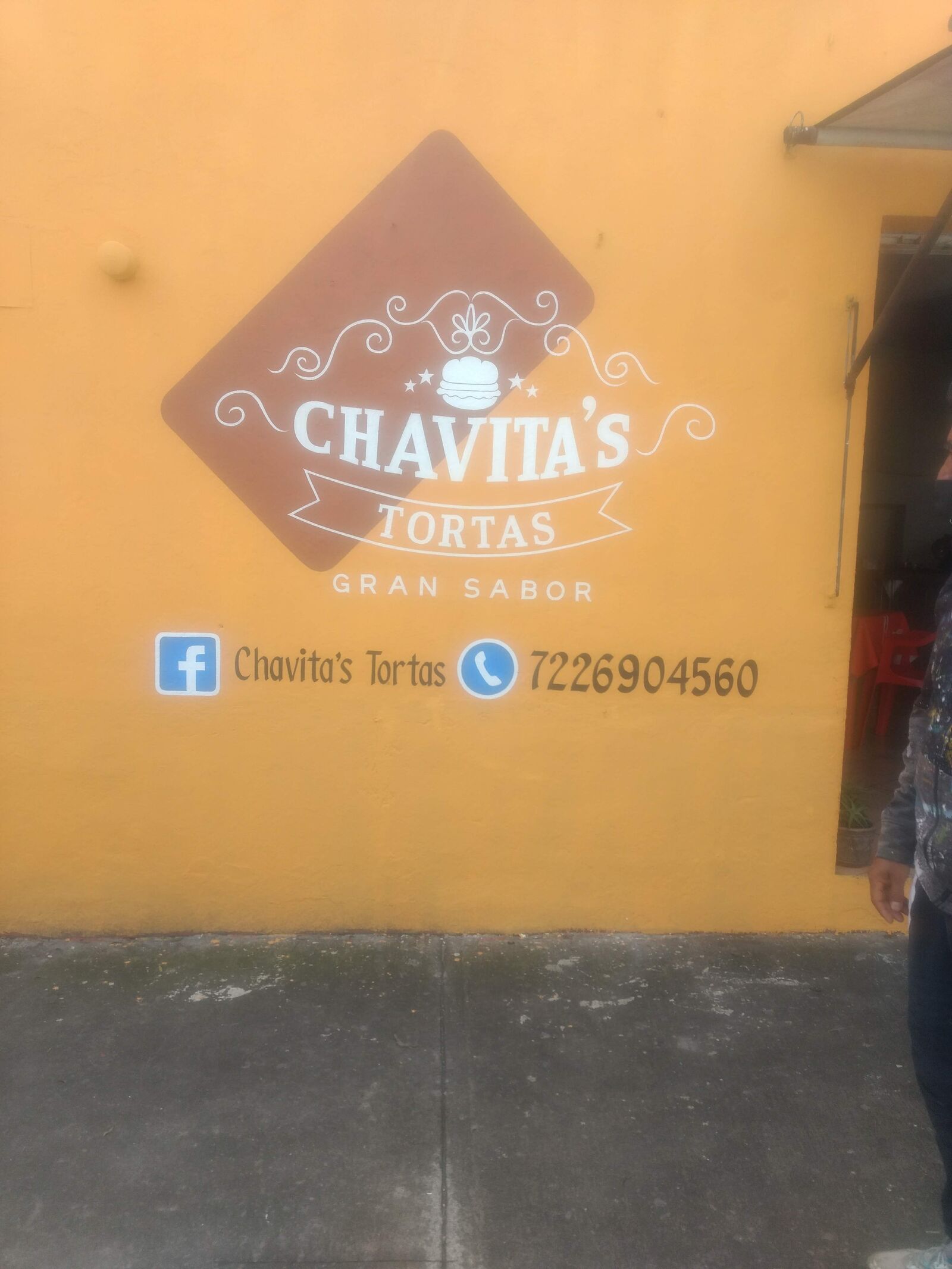 Tortas y Hamburguesas Chavita image 3