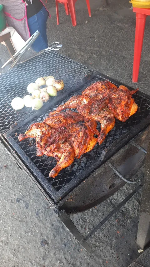 Pollos asados al carbón "LEONEL" image 2