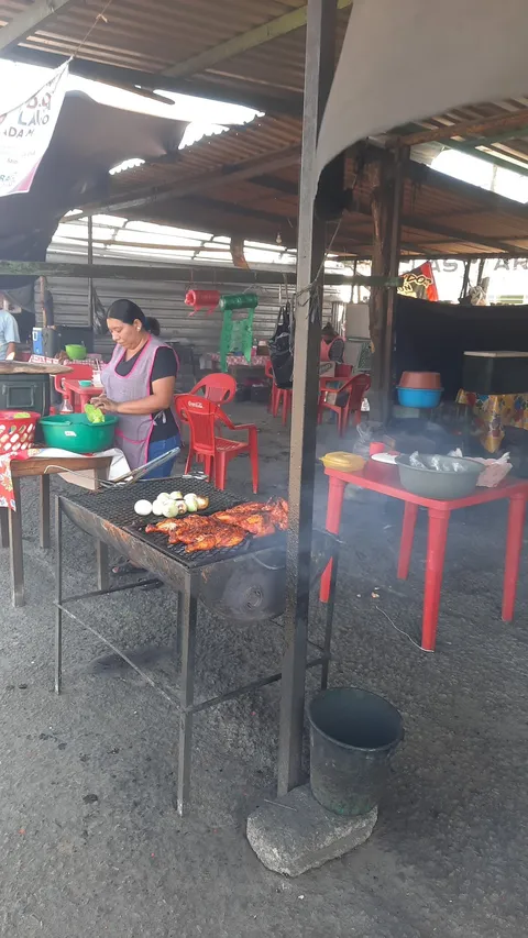 Pollos asados al carbón "LEONEL" image 3