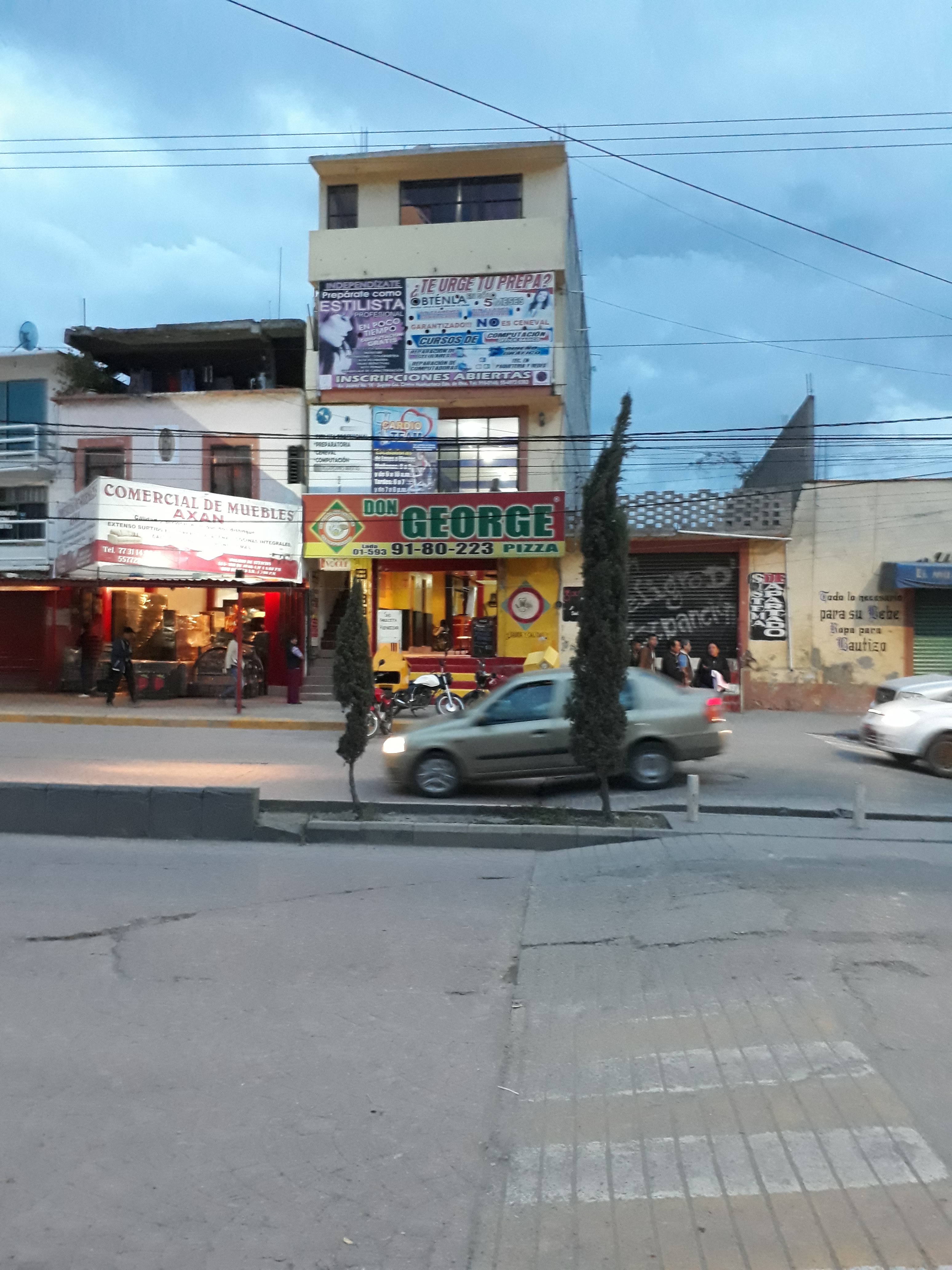 Pizzas El George image 5