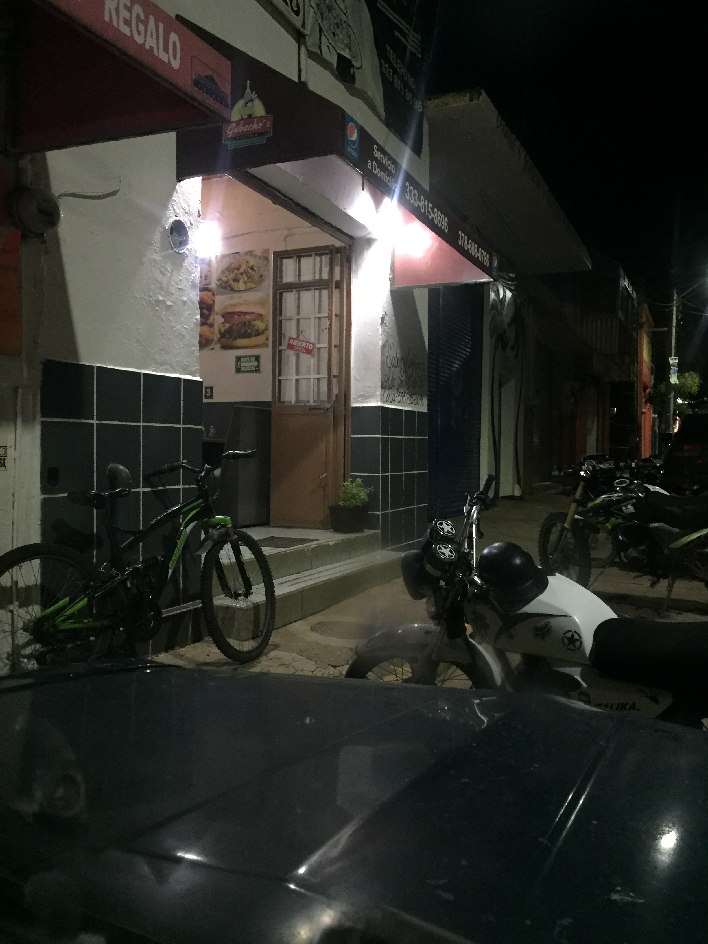 Gabacho's Pizzeria image 7