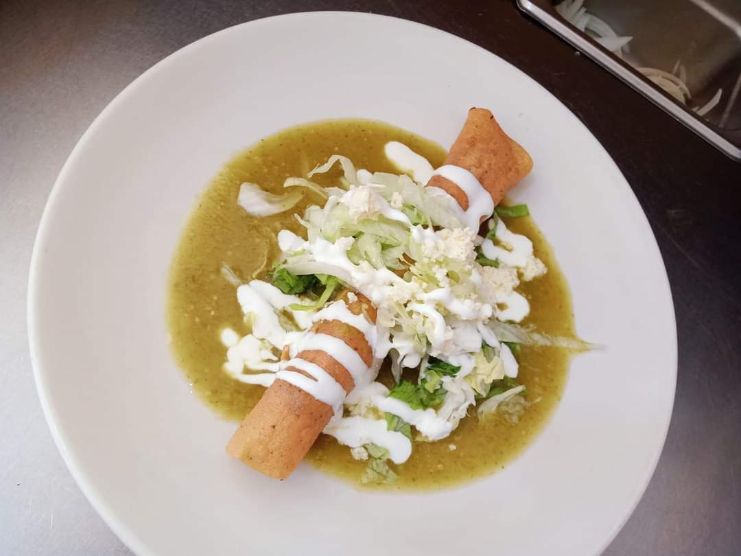 El Sazón de Nena image 10