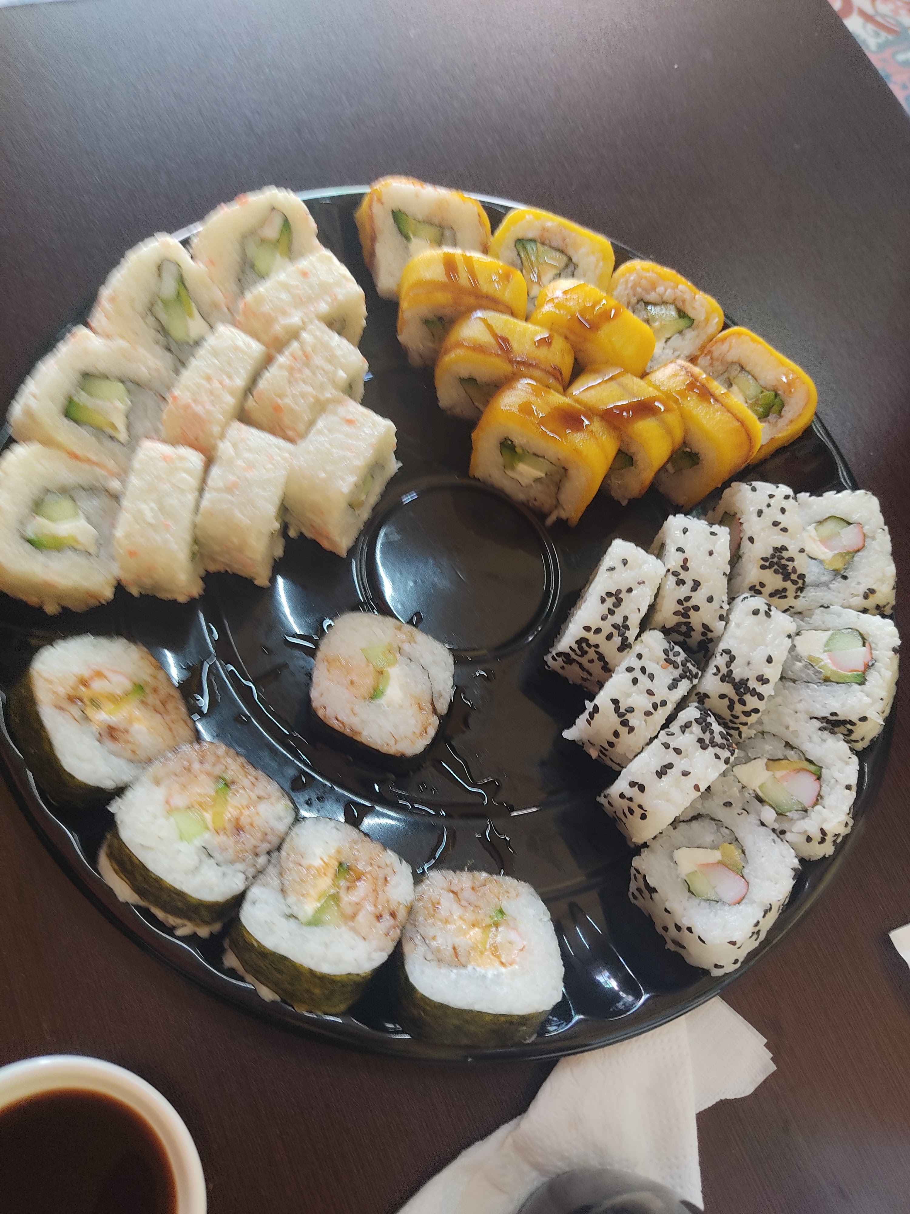 Sushi TK comida japonesa image 2