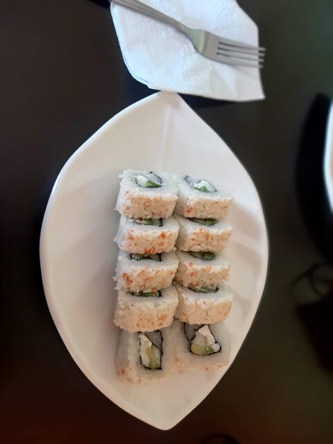 Sushi TK comida japonesa image 5
