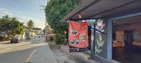 TAQUERÍA "LA CASA DE LAS FLORES" image 2