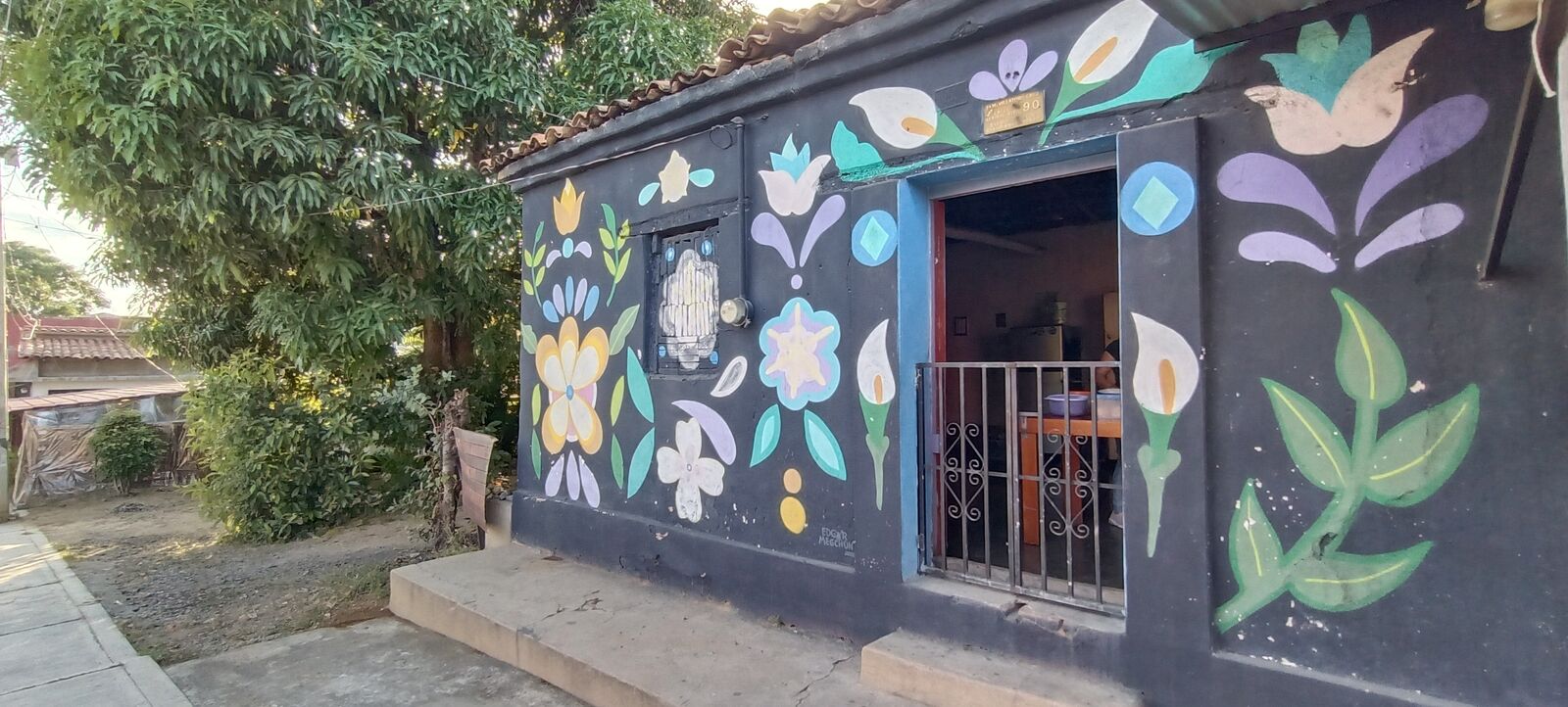TAQUERÍA "LA CASA DE LAS FLORES" image 4