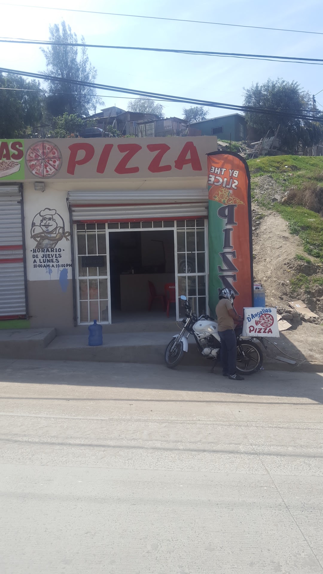 D'angellos Pizza image 5