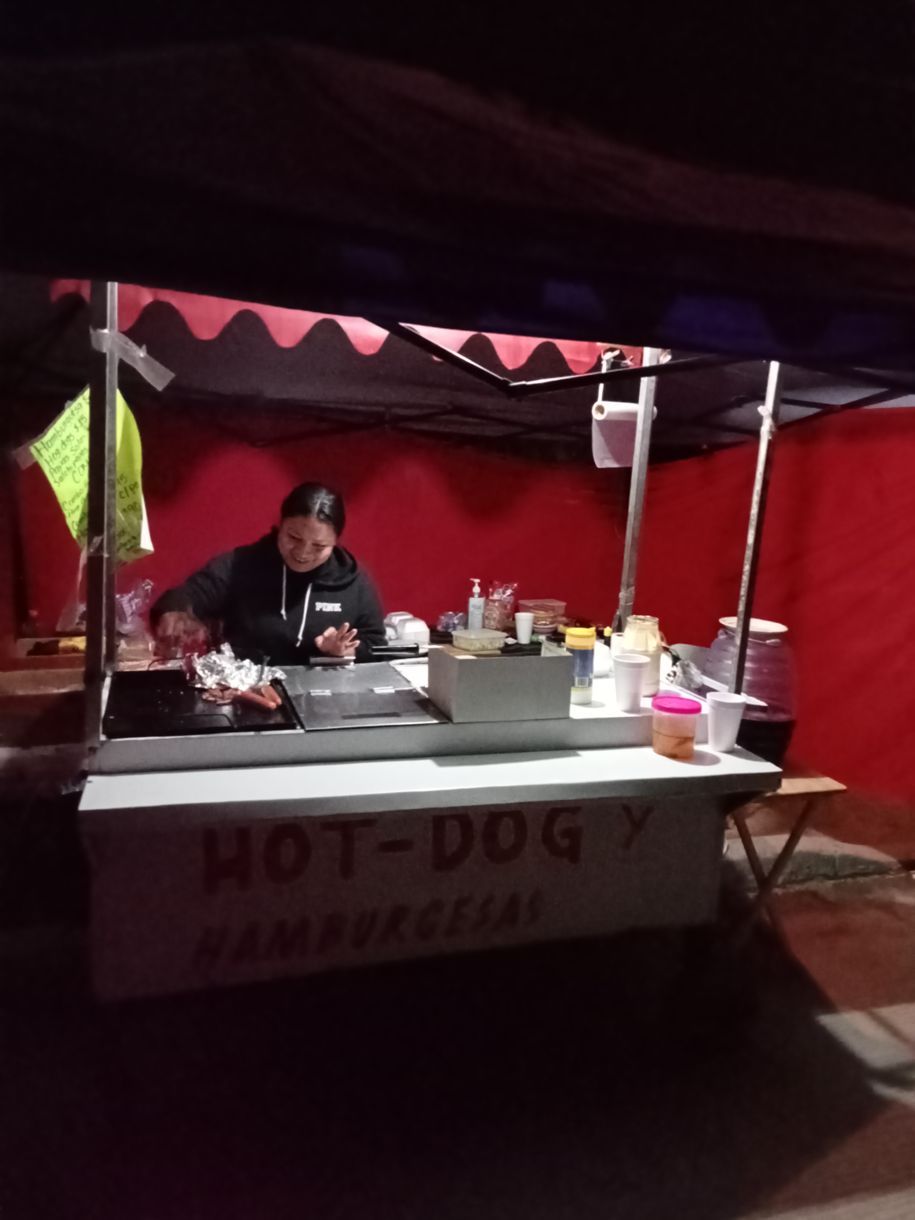 Hot Dogs y hamburguesas Las Lomas image 2