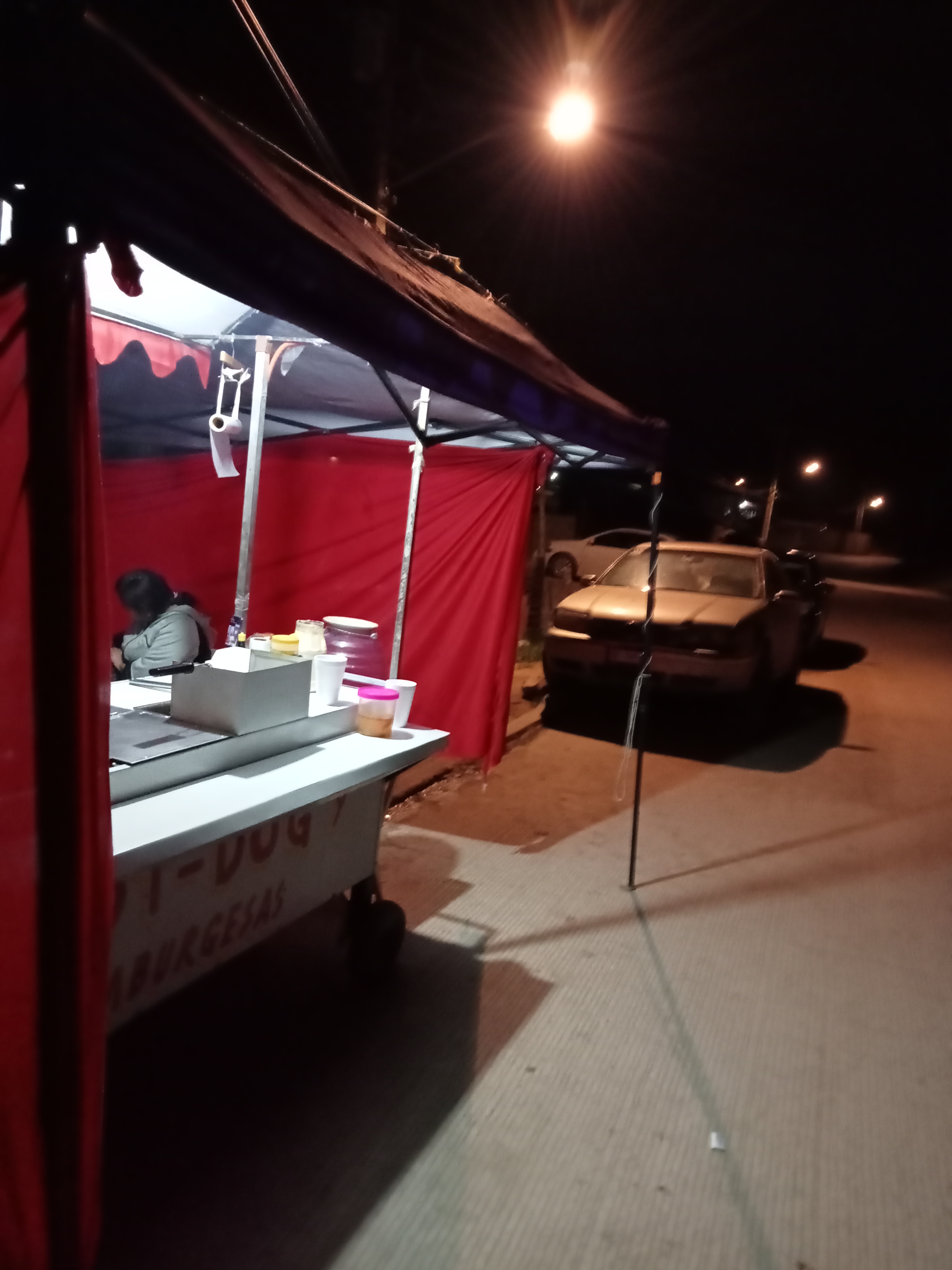 Hot Dogs y hamburguesas Las Lomas image 9