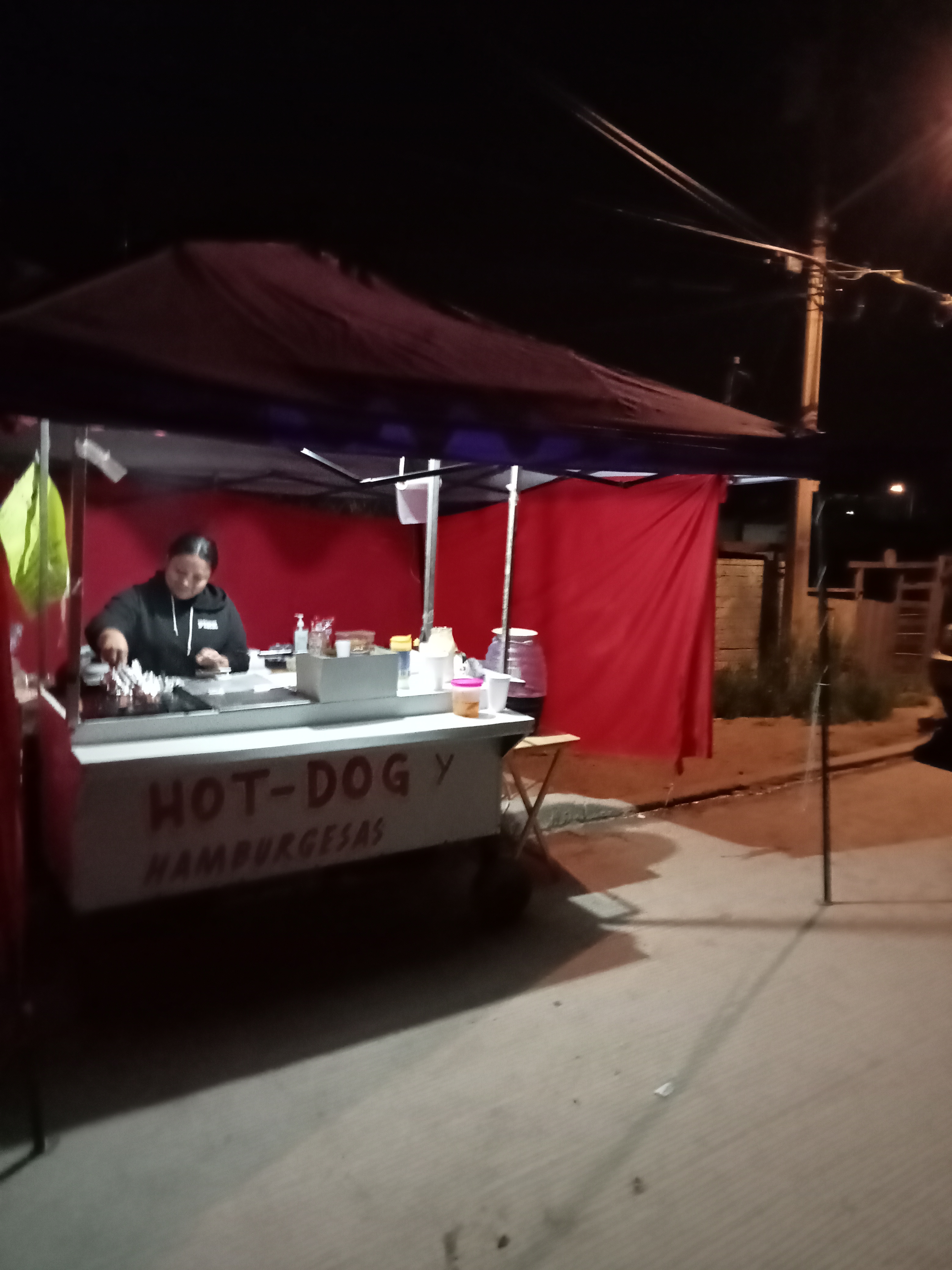 Hot Dogs y hamburguesas Las Lomas image 10