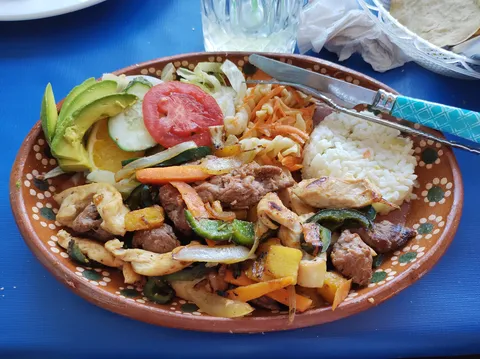 Mariscos Mar y Tierra de Zapotlán image 2