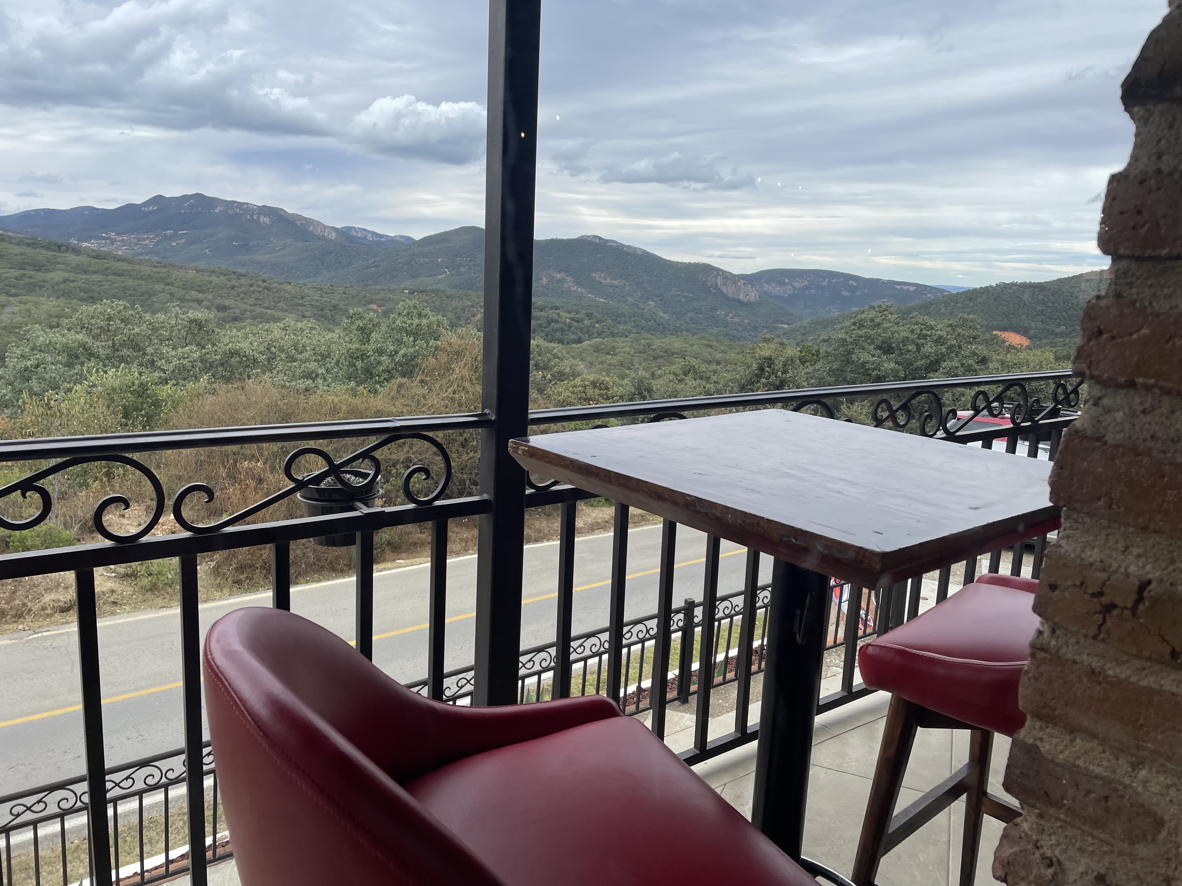 Tras Lomita Restaurante image 2